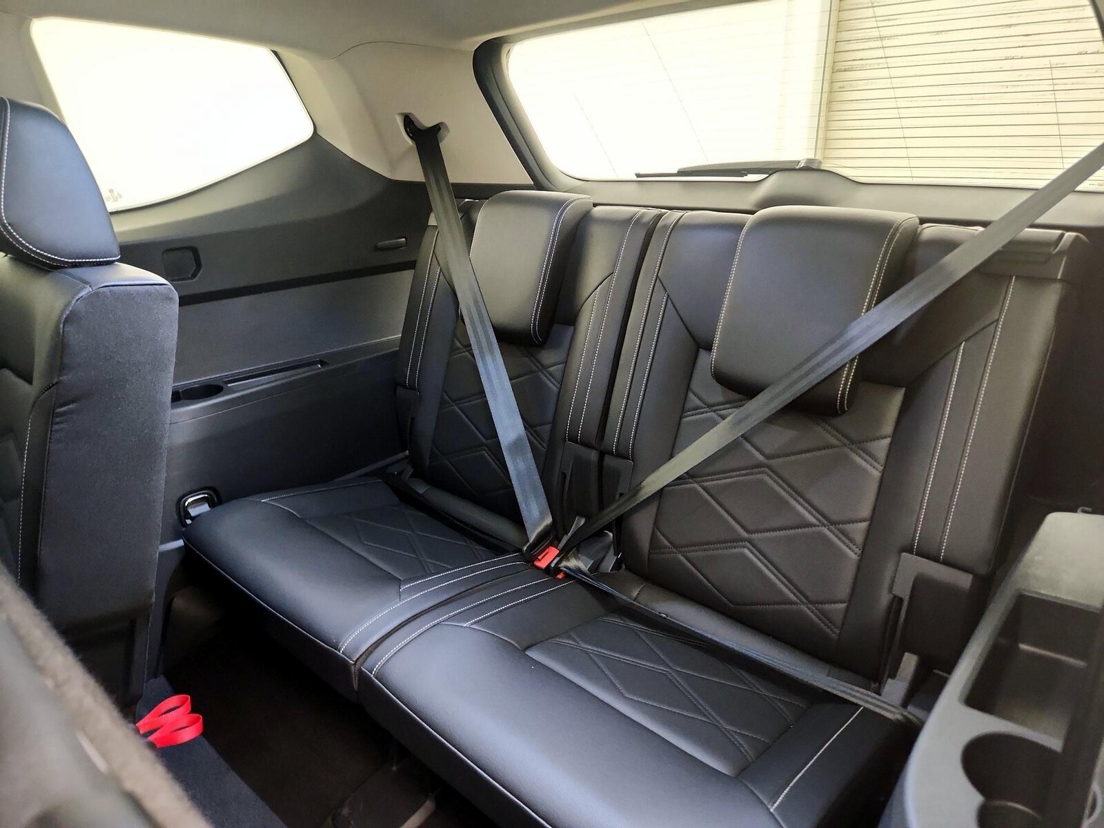 2025 Volkswagen Atlas SE w/Tech - Photo 21
