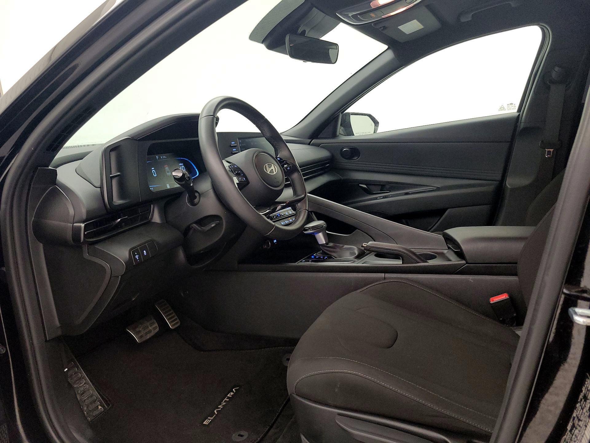 Thumbnail: 2025 Hyundai Elantra - 11