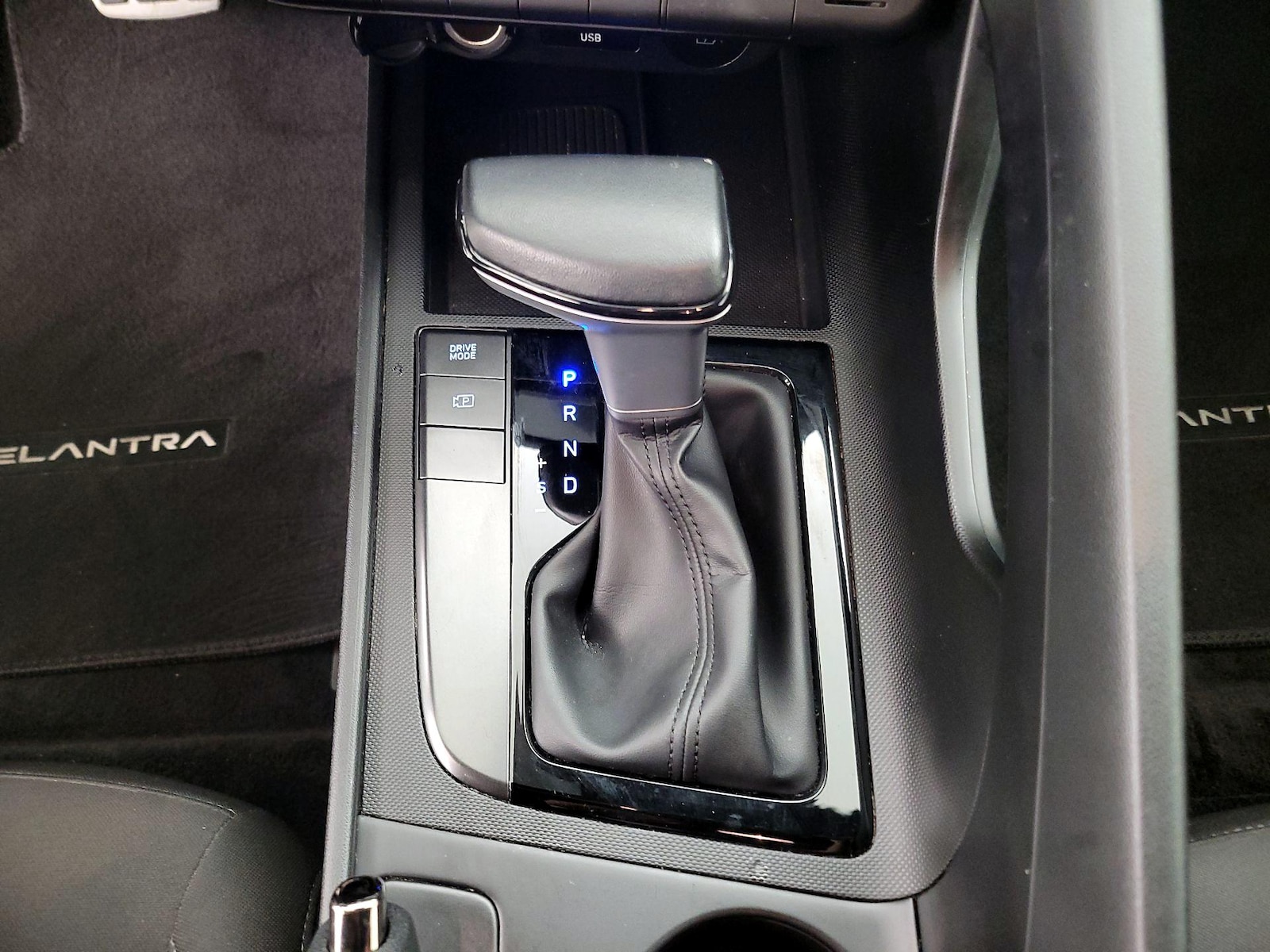 2025 Hyundai Elantra SEL - Photo 18