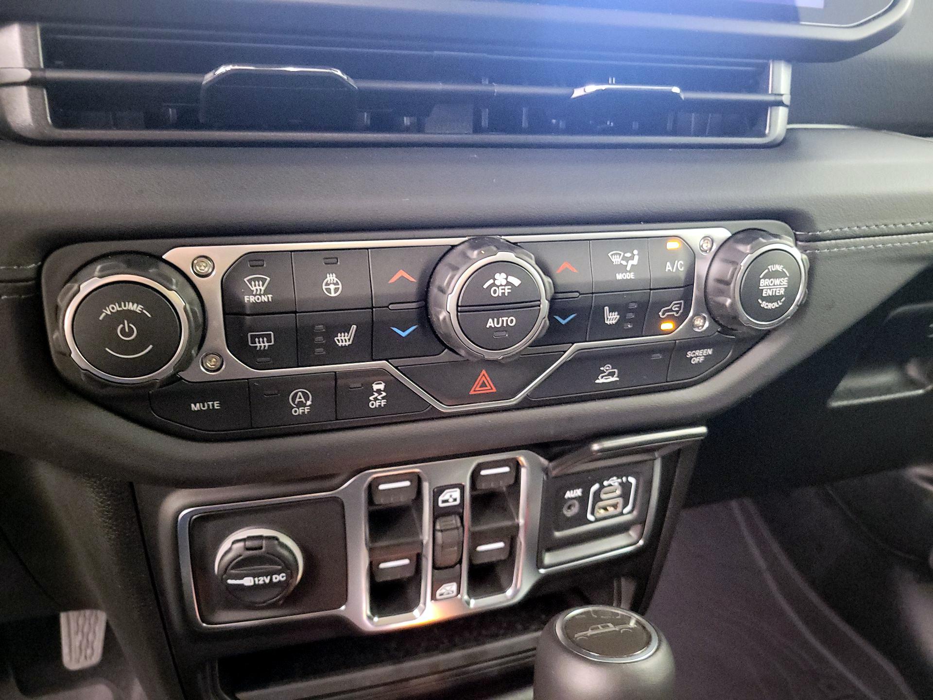 Thumbnail: 2026 Jeep Gladiator - 16