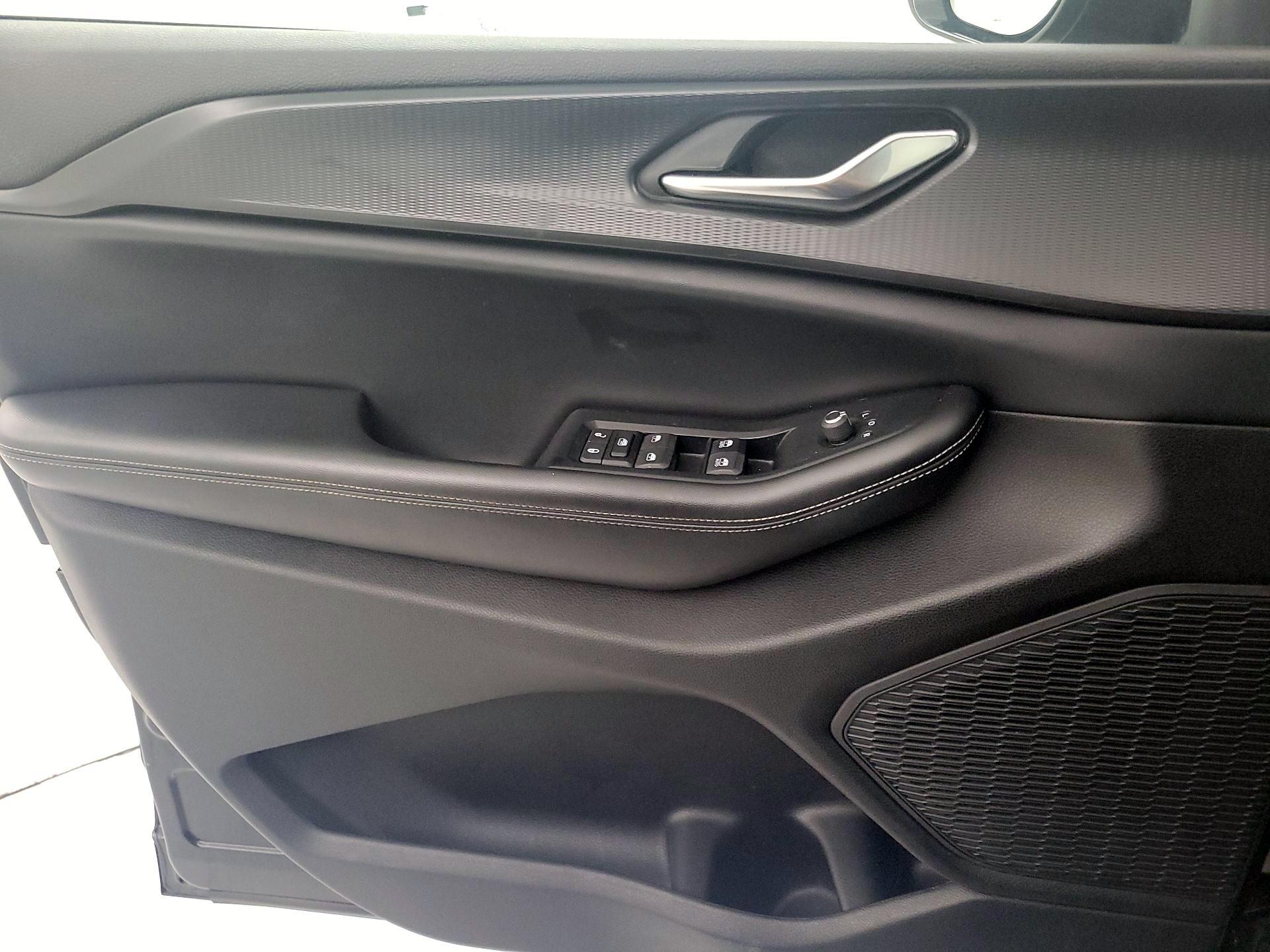 Thumbnail: 2024 Jeep Grand Cherokee - 12