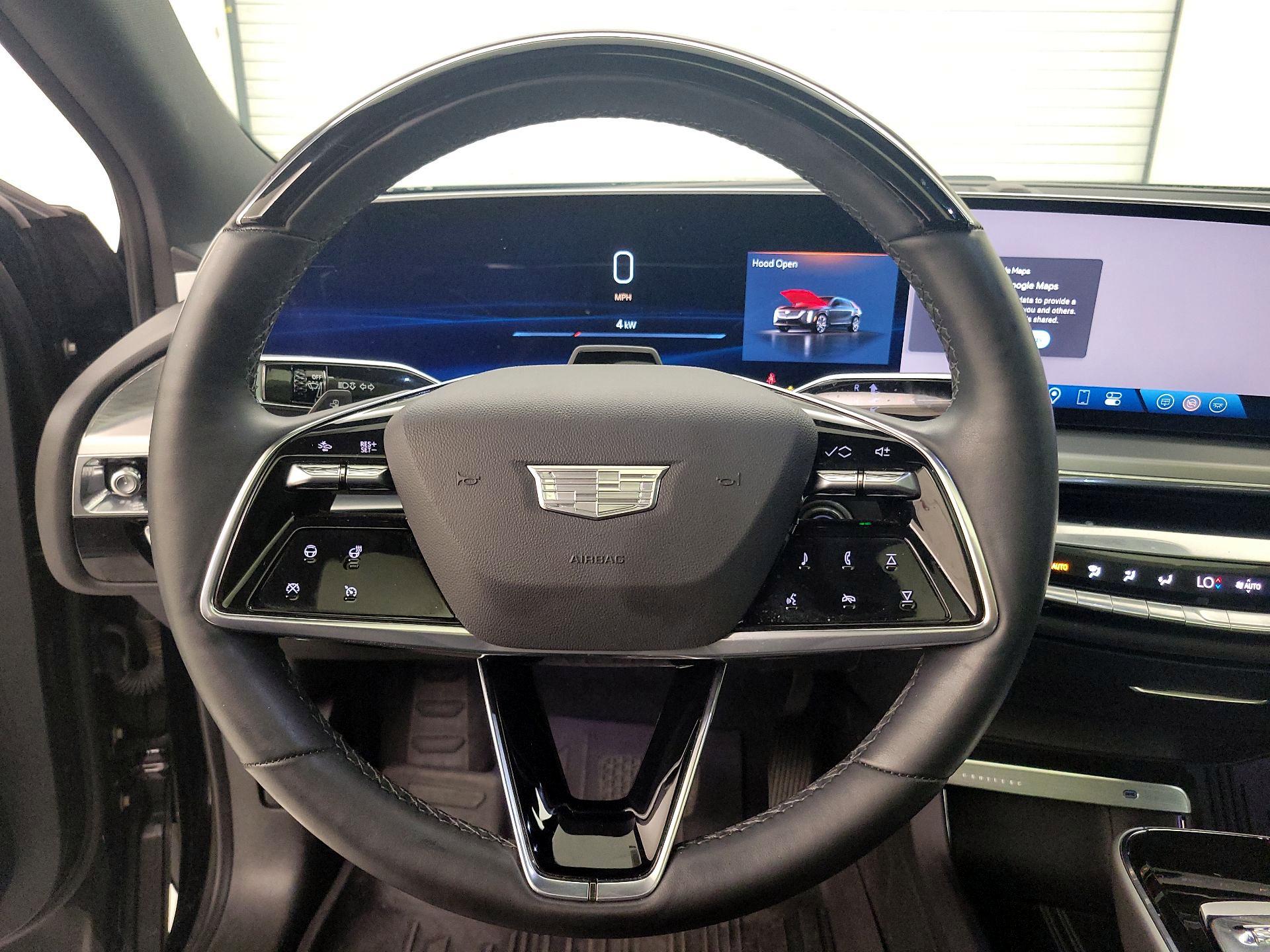Thumbnail: 2024 Cadillac Lyriq - 10