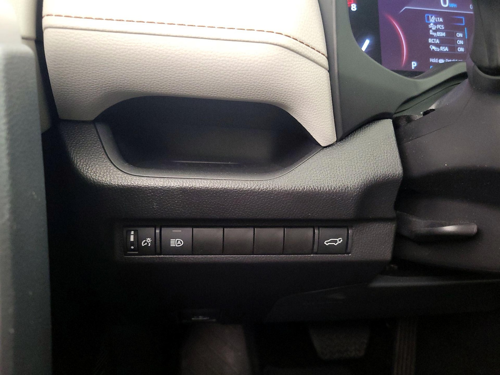 2024 Toyota RAV4 XLE Premium - Photo 14