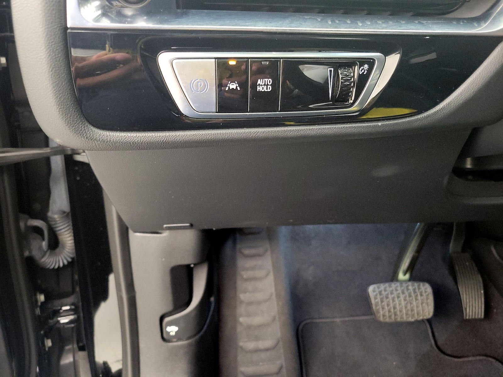 2024 Cadillac LYRIQ Tech - Photo 14