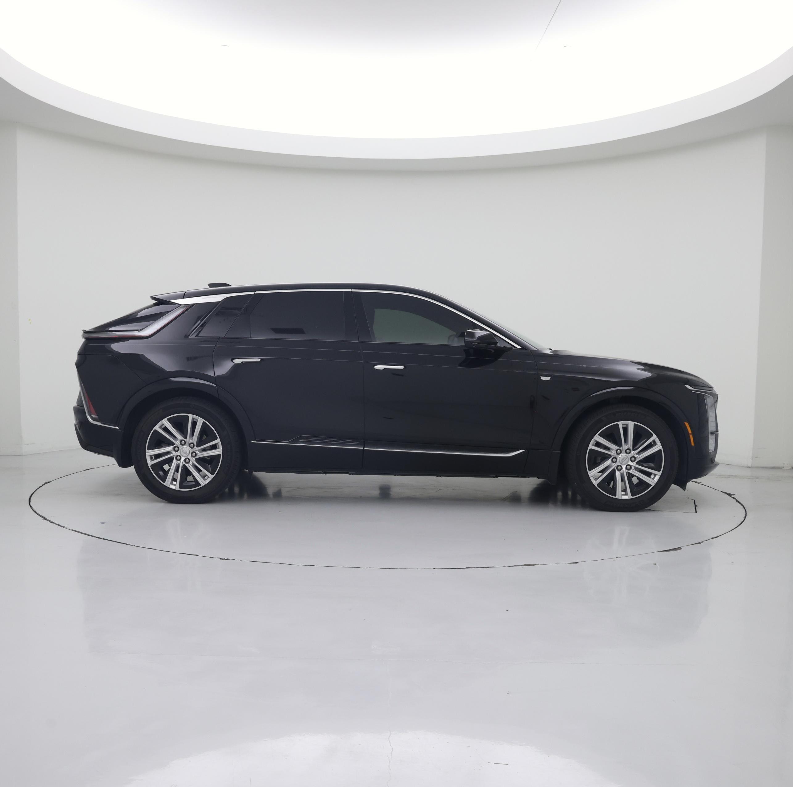 Thumbnail: 2024 Cadillac Lyriq - 7