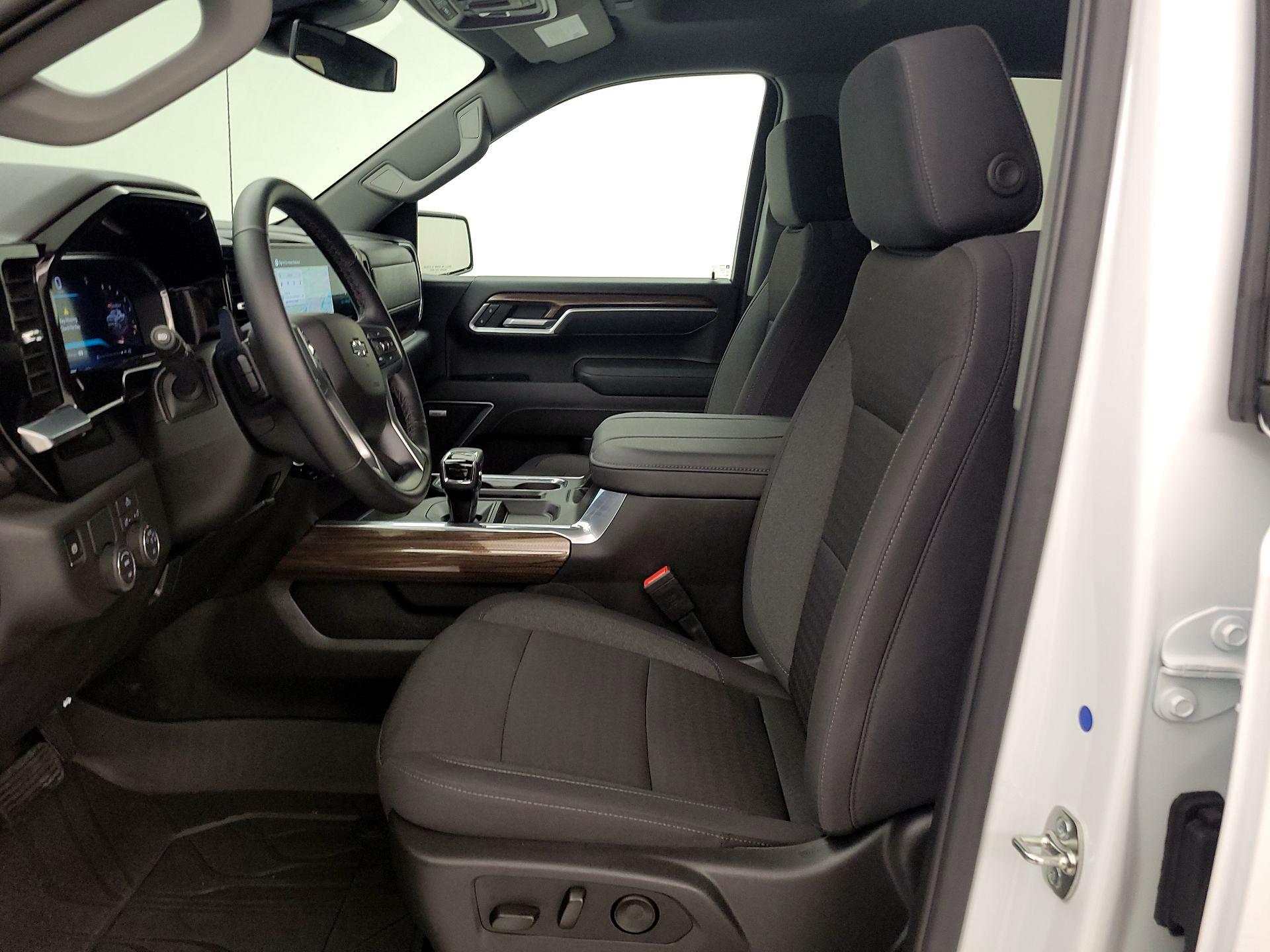 Thumbnail: 2026 Chevrolet Silverado 1500 - 11
