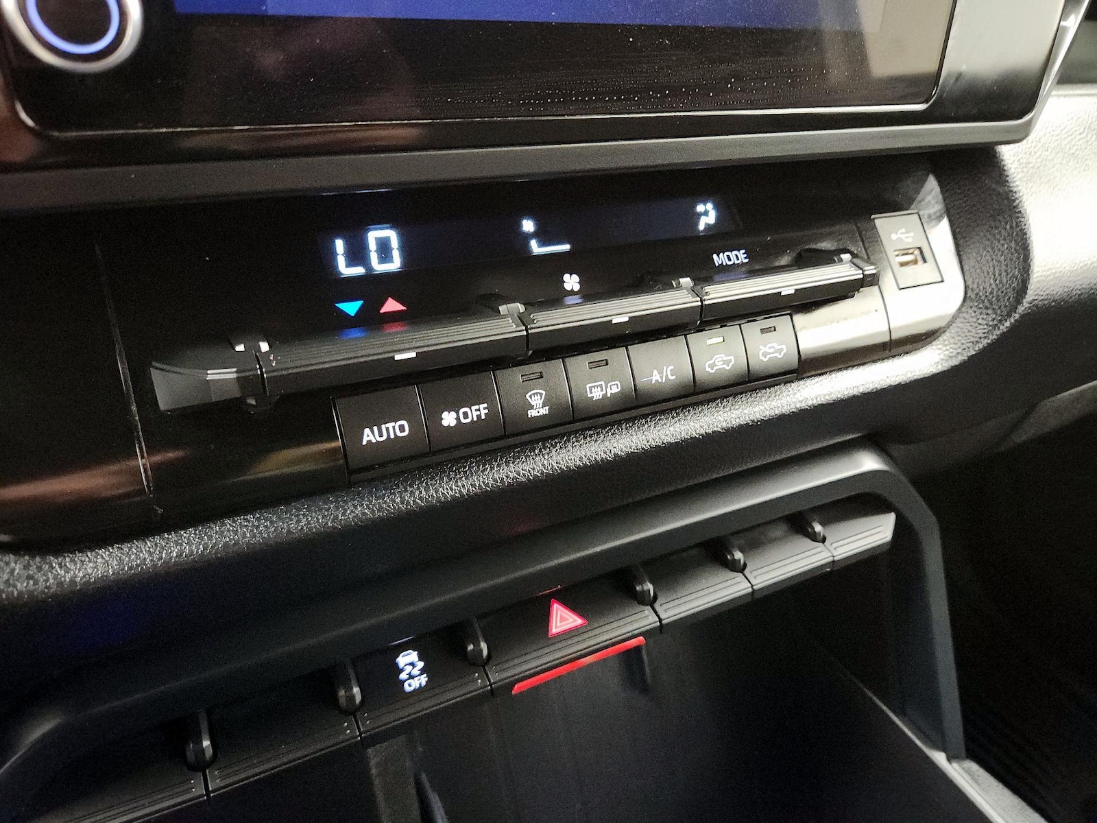 2025 Toyota Tundra SR5 - Photo 17