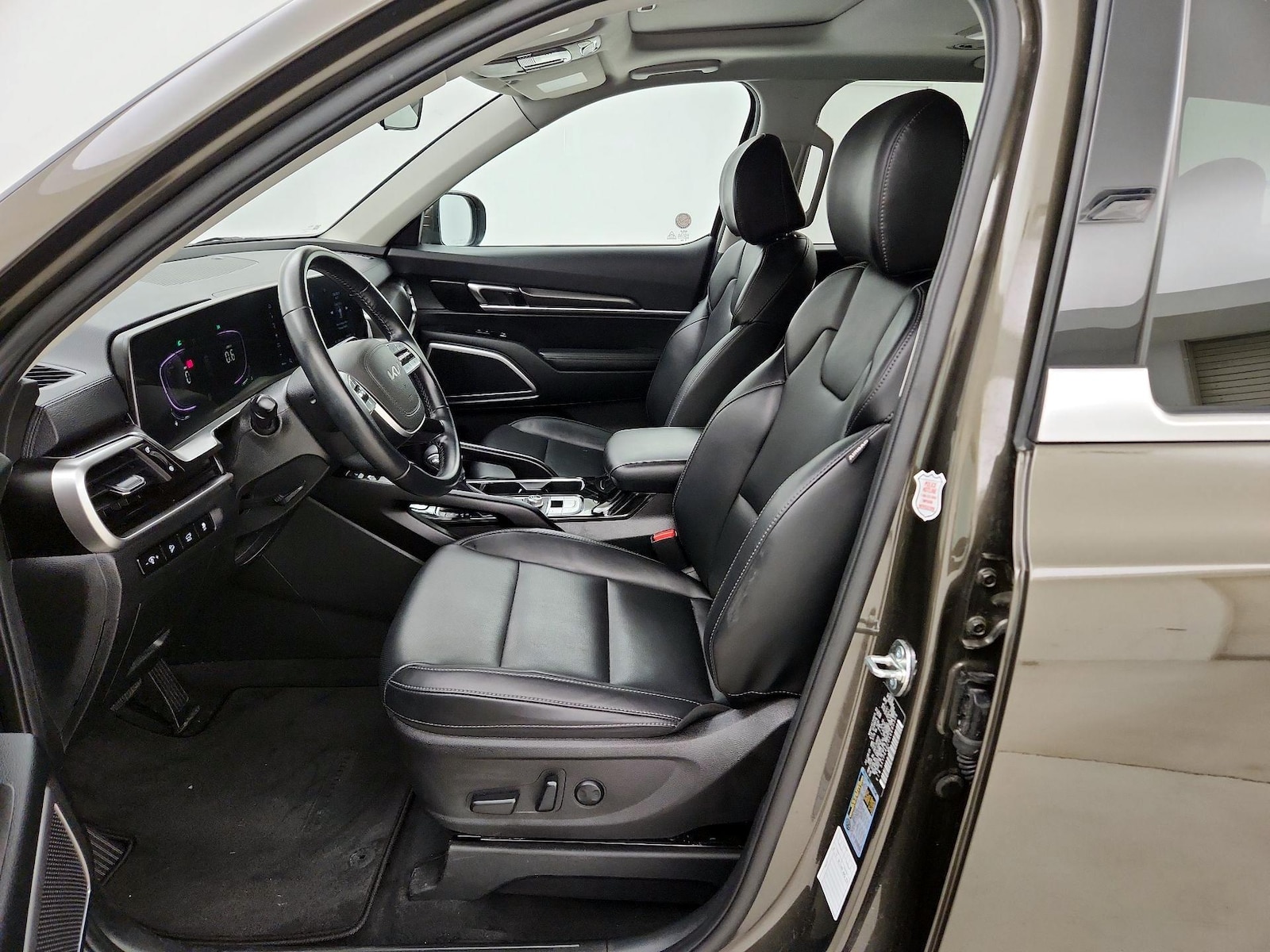 2025 Kia Telluride S - Photo 12