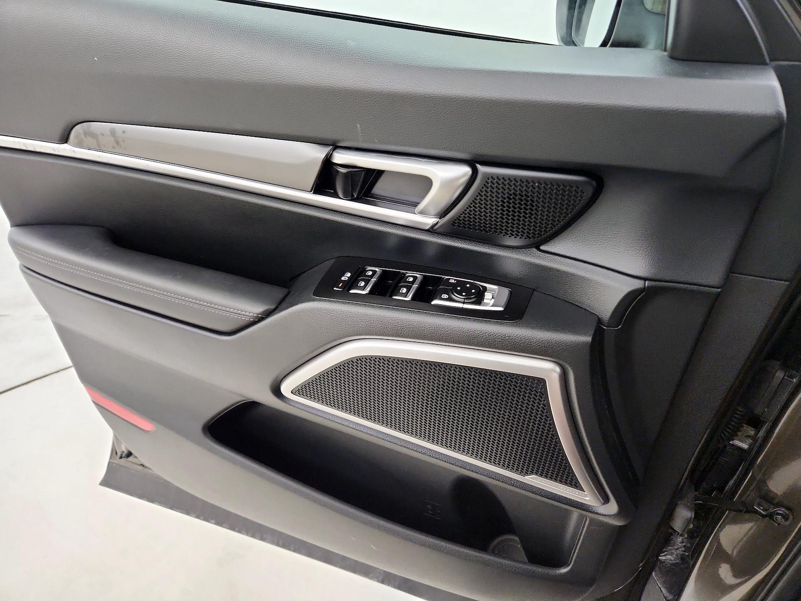 2025 Kia Telluride S - Photo 13