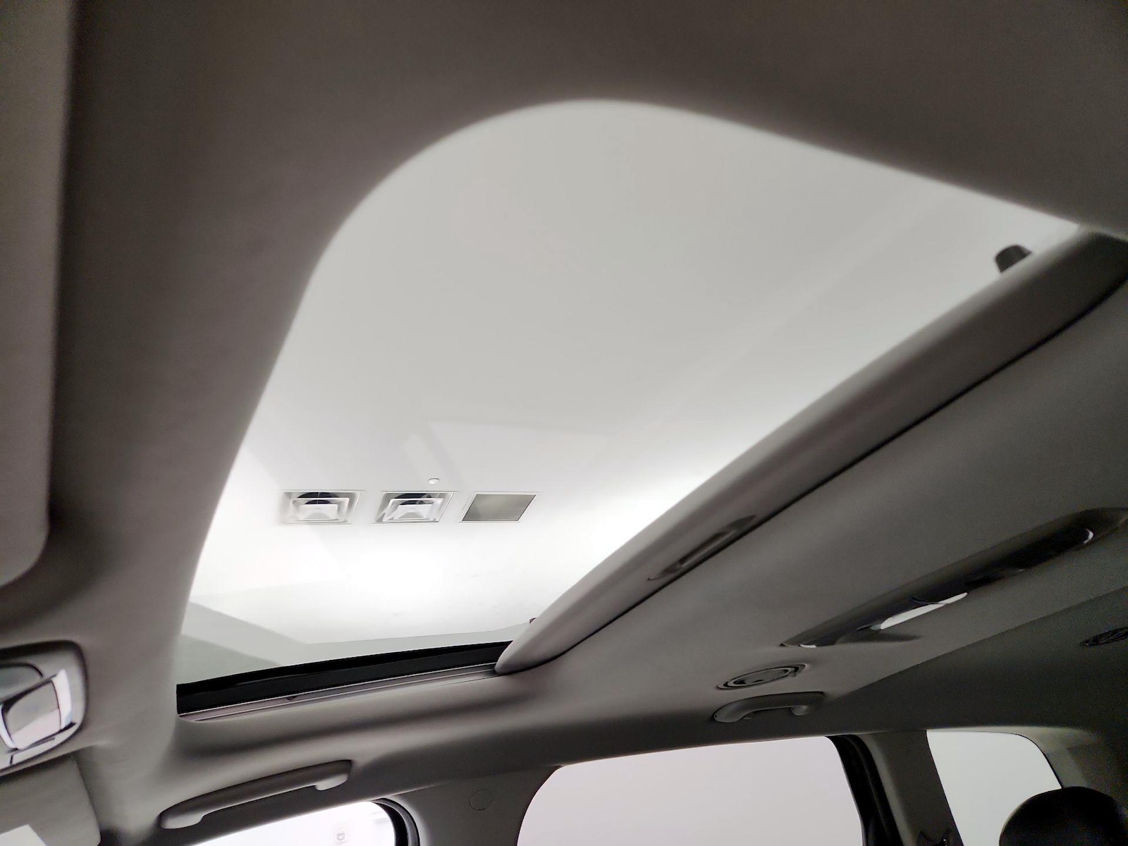 2025 Kia Telluride S - Photo 21