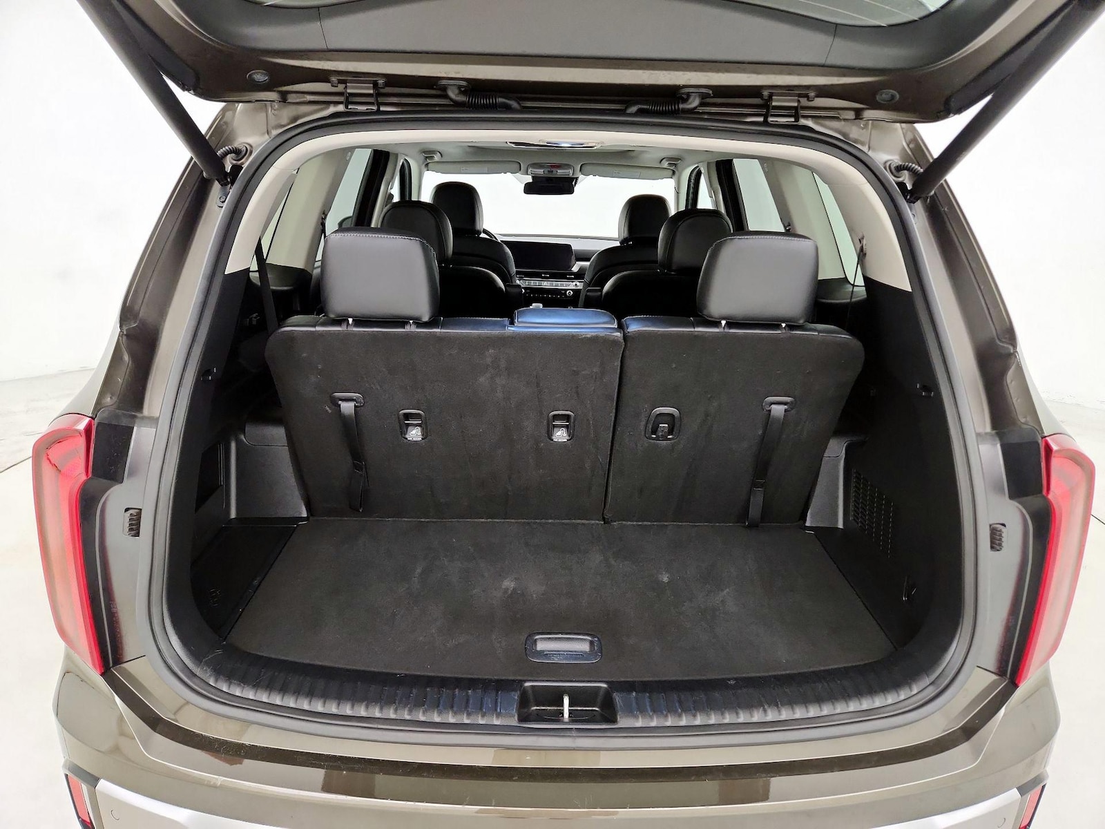 2025 Kia Telluride S - Photo 24