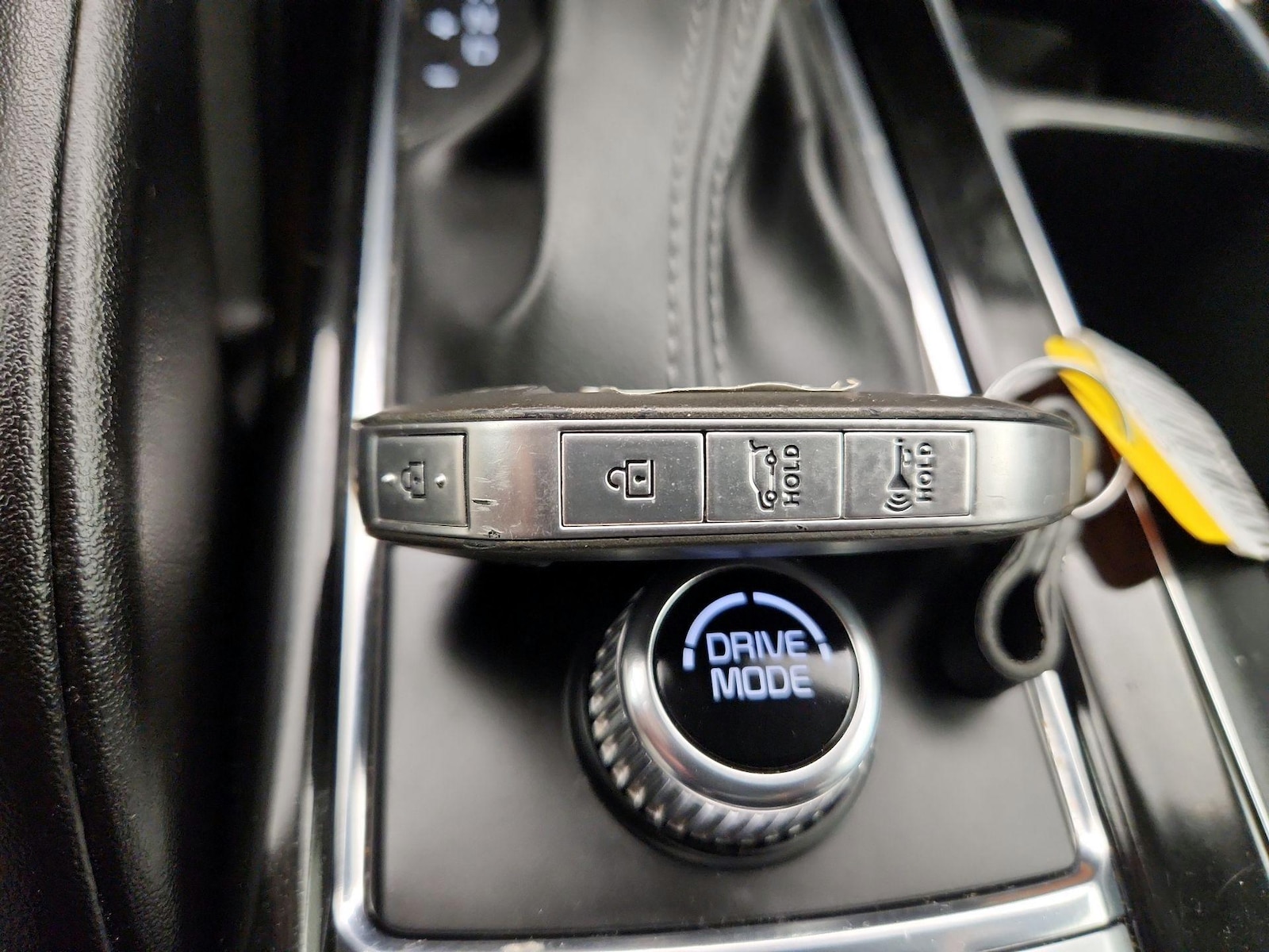 2025 Kia Telluride S - Photo 26