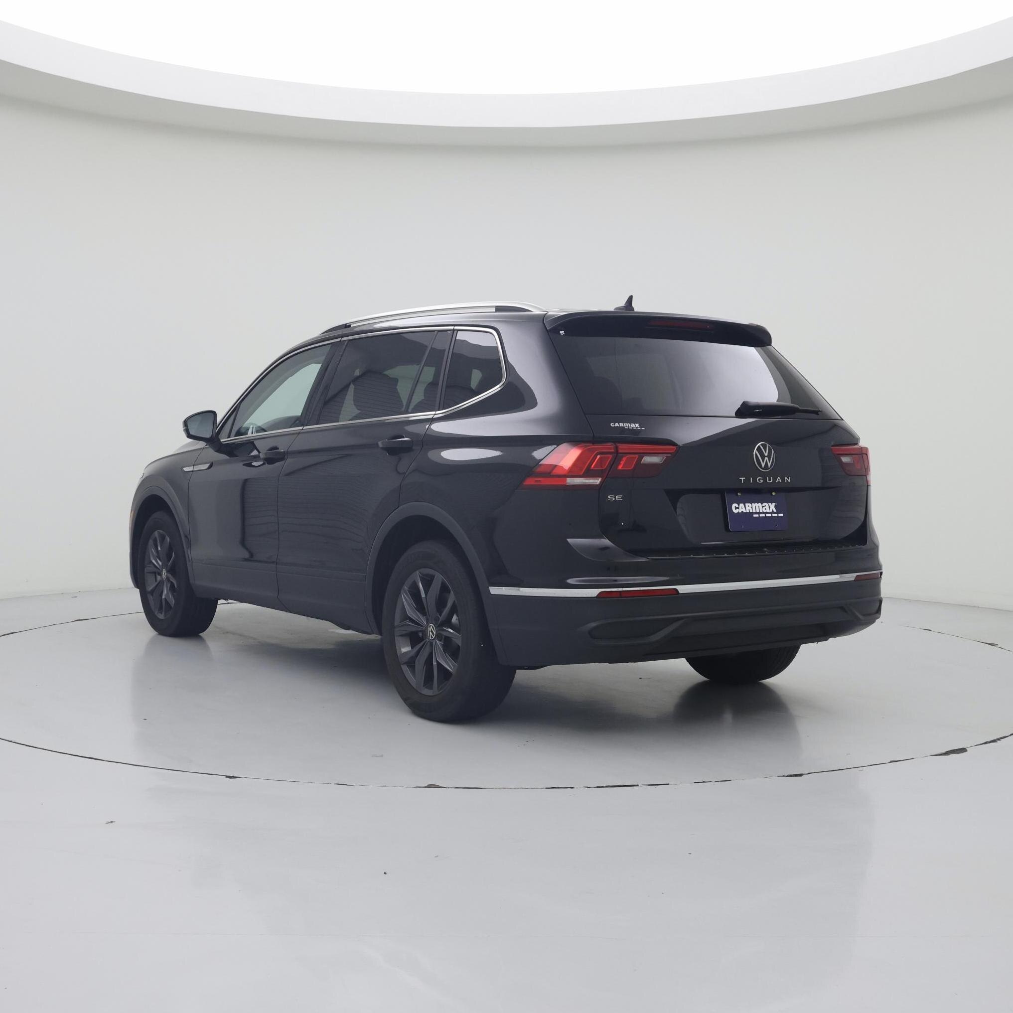 Thumbnail: 2023 Volkswagen Tiguan - 2