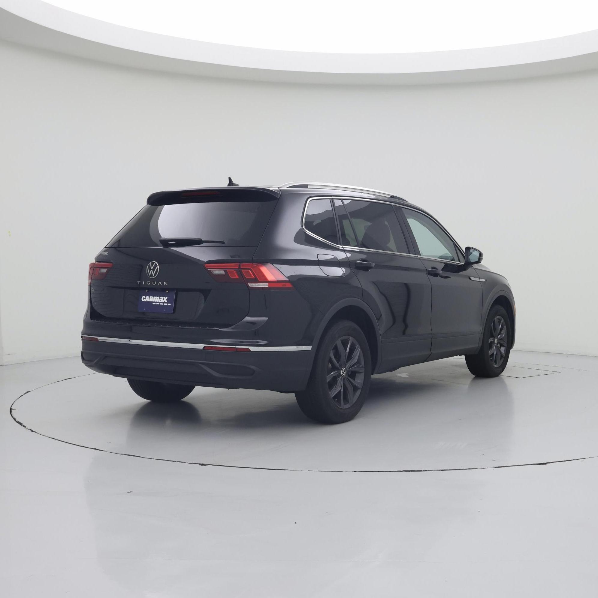 Thumbnail: 2023 Volkswagen Tiguan - 8