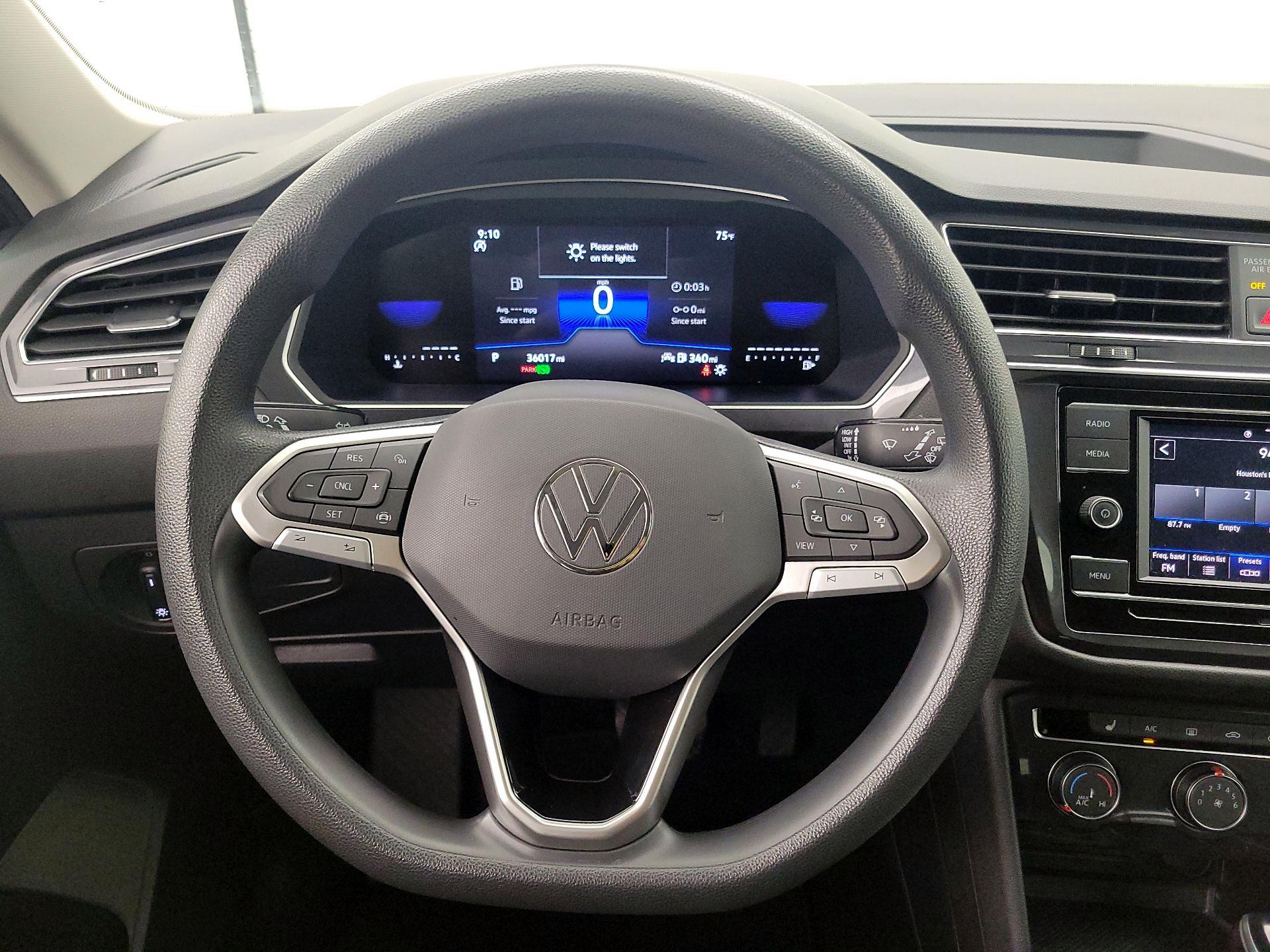 Thumbnail: 2023 Volkswagen Tiguan - 10