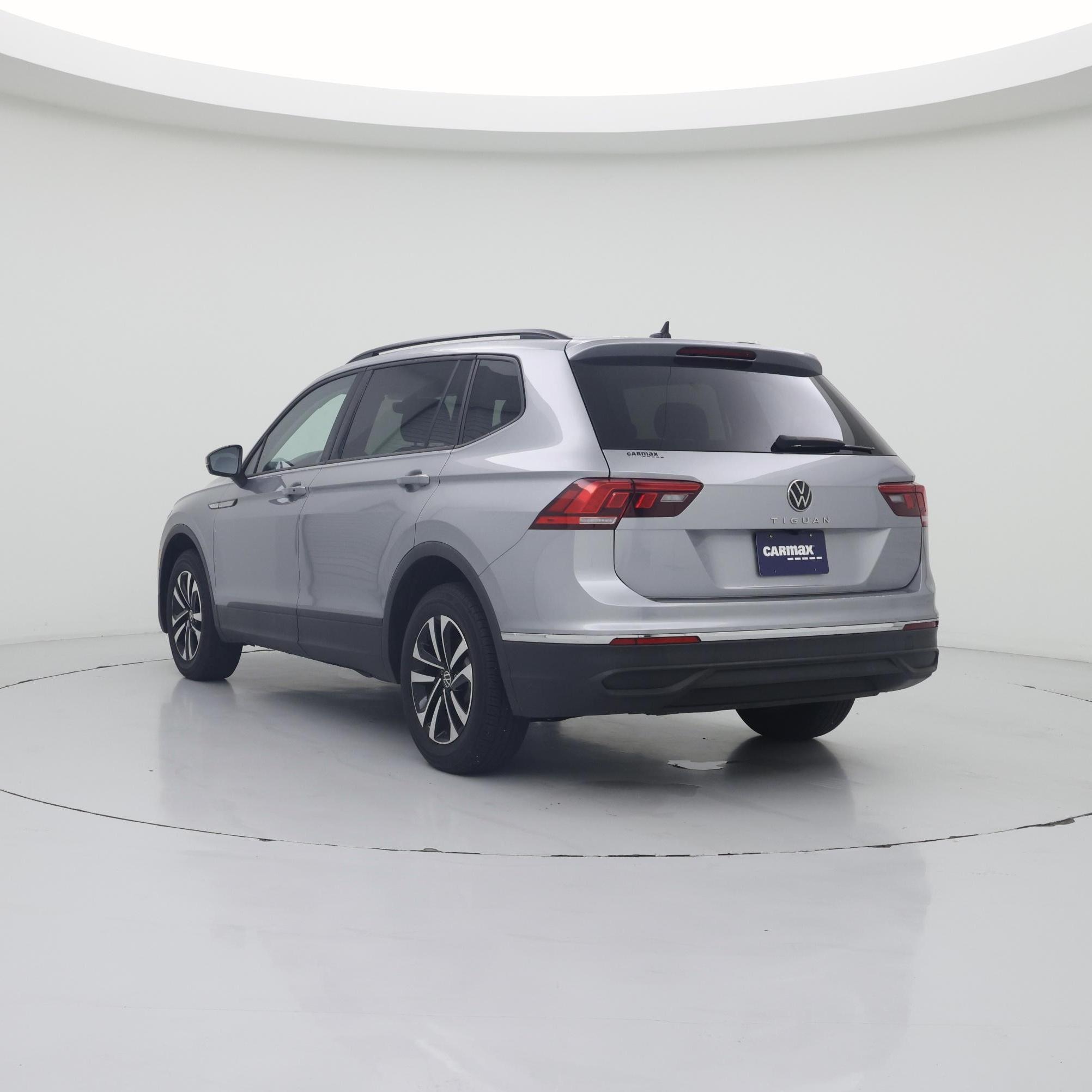 Thumbnail: 2023 Volkswagen Tiguan - 2