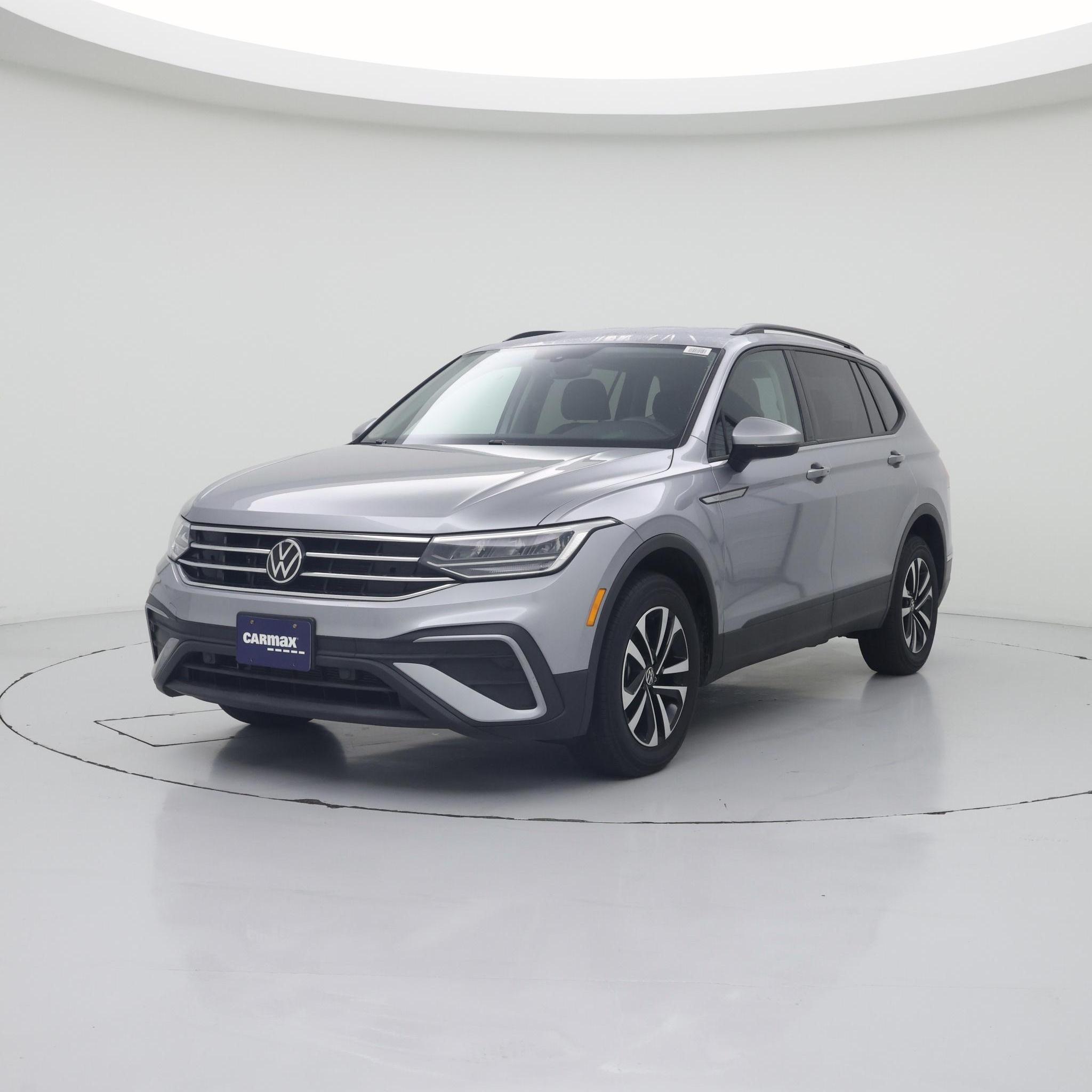 Thumbnail: 2023 Volkswagen Tiguan - 4