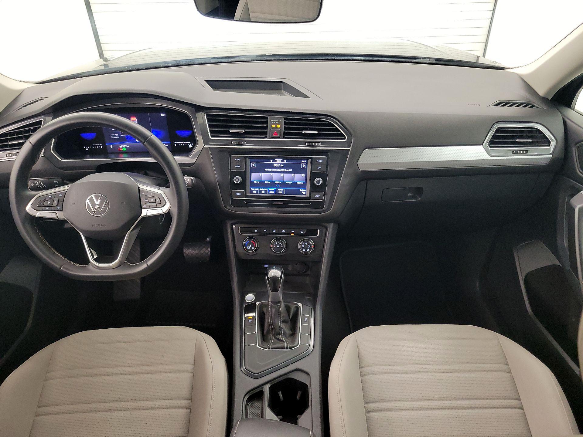 Thumbnail: 2023 Volkswagen Tiguan - 9
