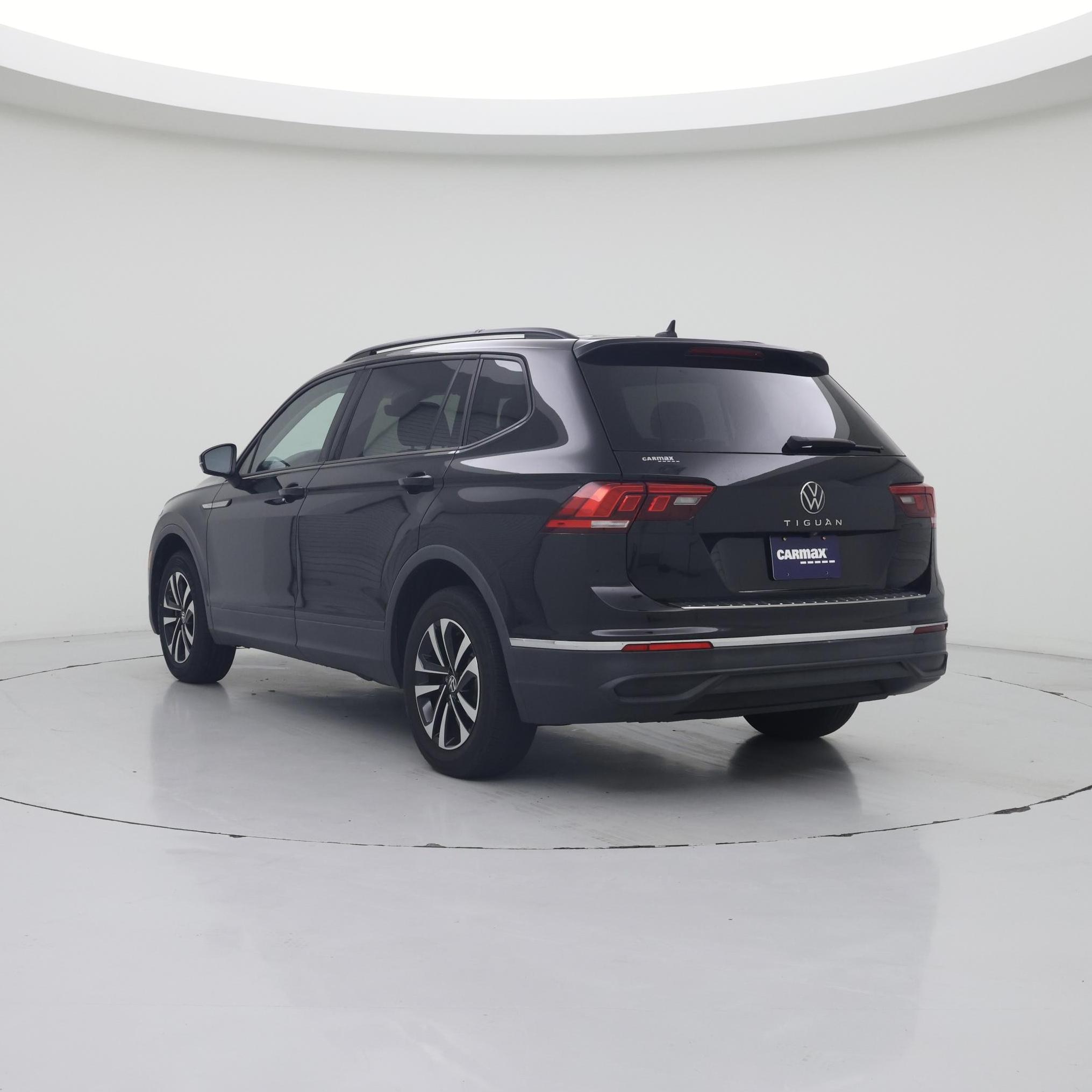 Thumbnail: 2023 Volkswagen Tiguan - 2
