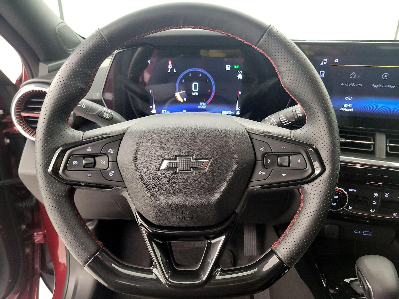 2025 Chevrolet Trax RS - Photo 11