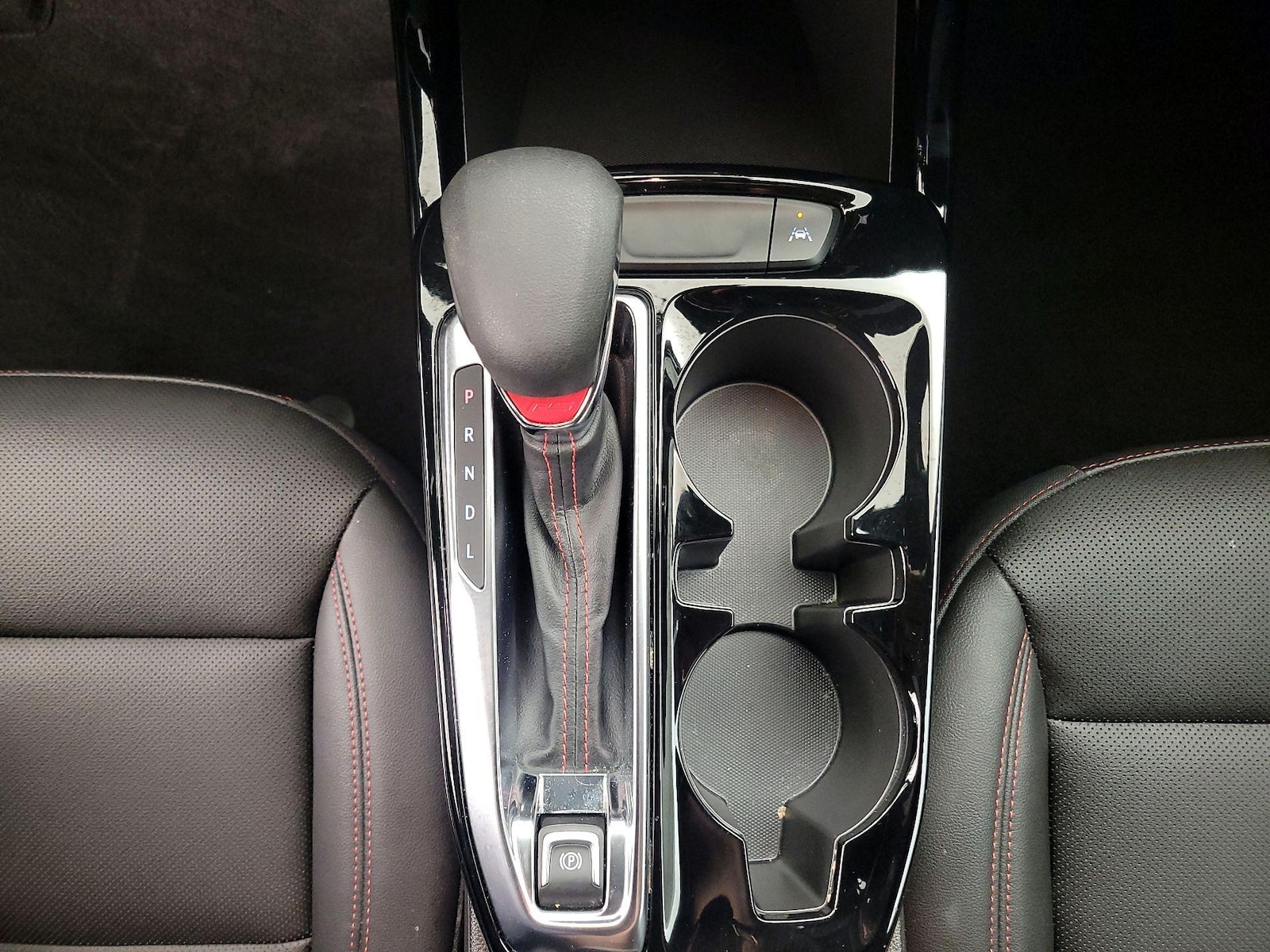 2025 Chevrolet Trax RS - Photo 18