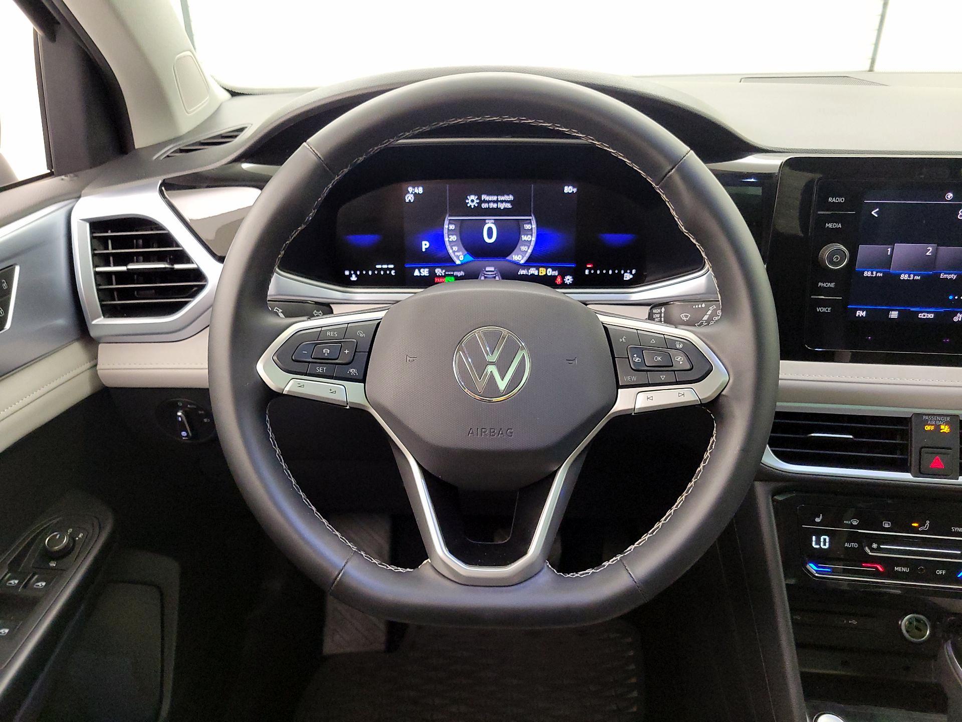 Thumbnail: 2025 Volkswagen Taos - 10