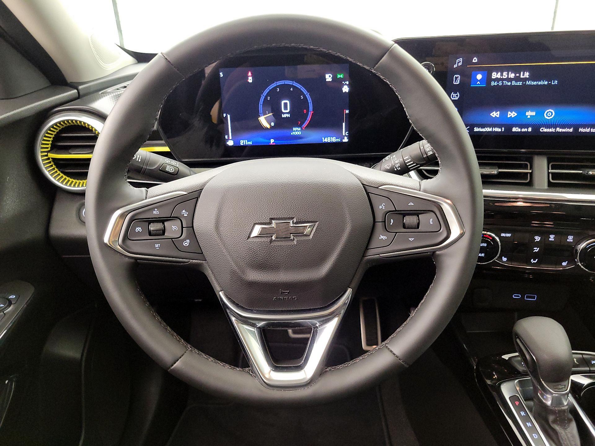 Thumbnail: 2025 Chevrolet Trax - 10