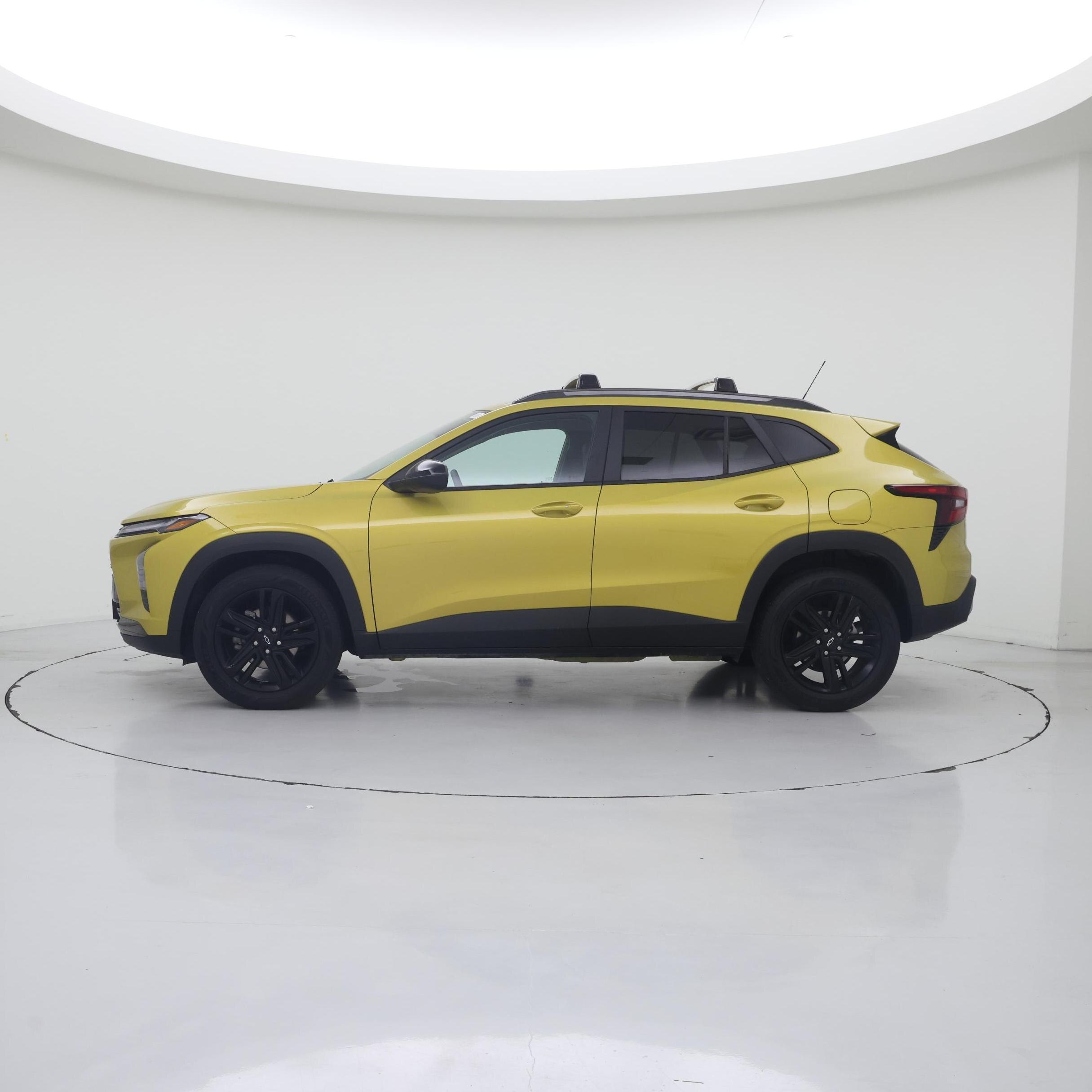 Thumbnail: 2025 Chevrolet Trax - 3
