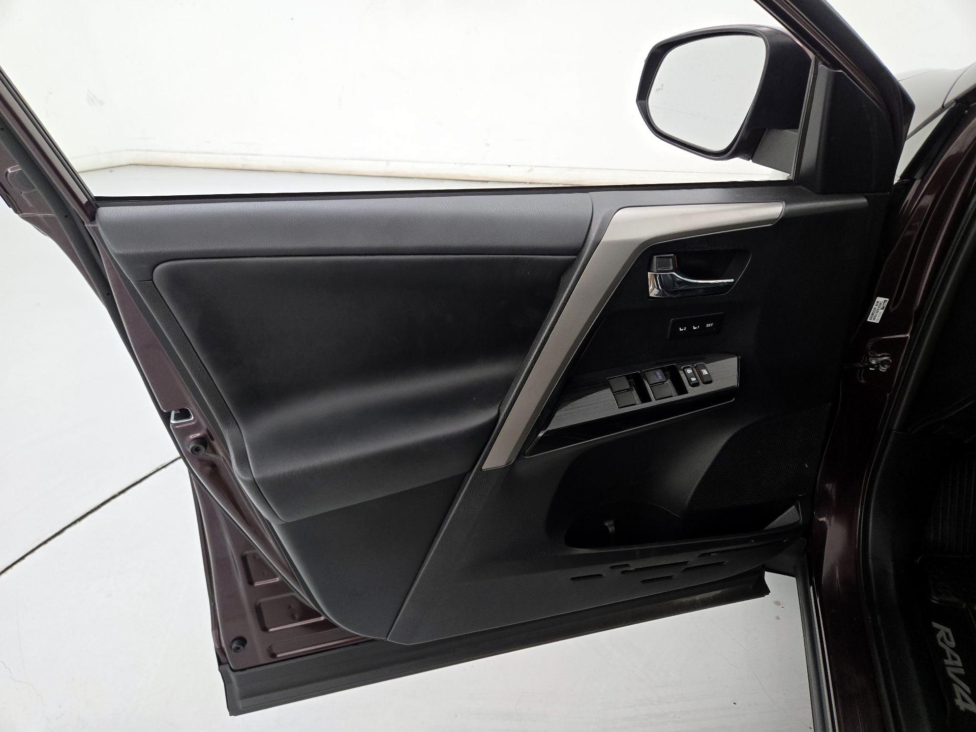 Thumbnail: 2017 Toyota RAV4 - 12
