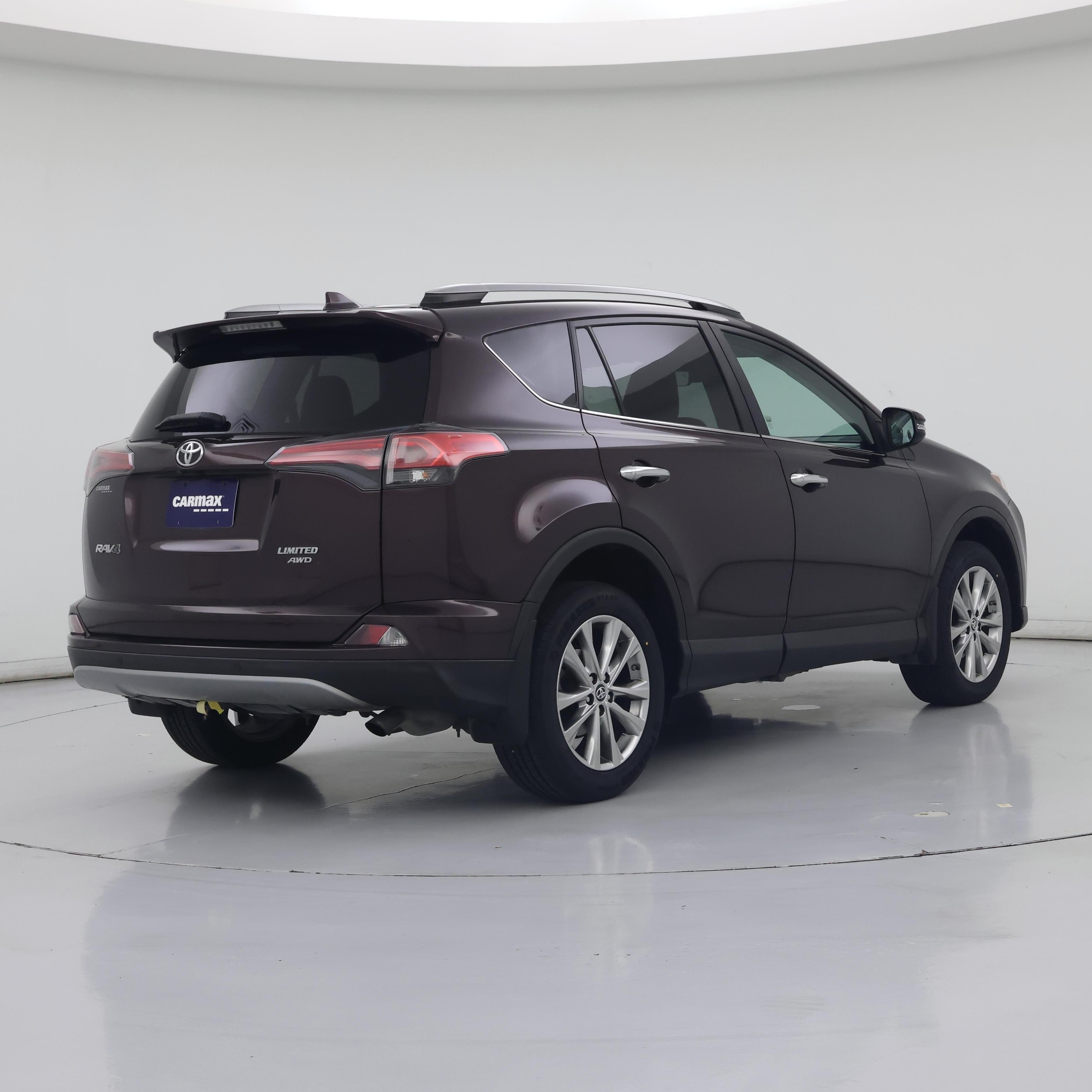 Thumbnail: 2017 Toyota RAV4 - 8