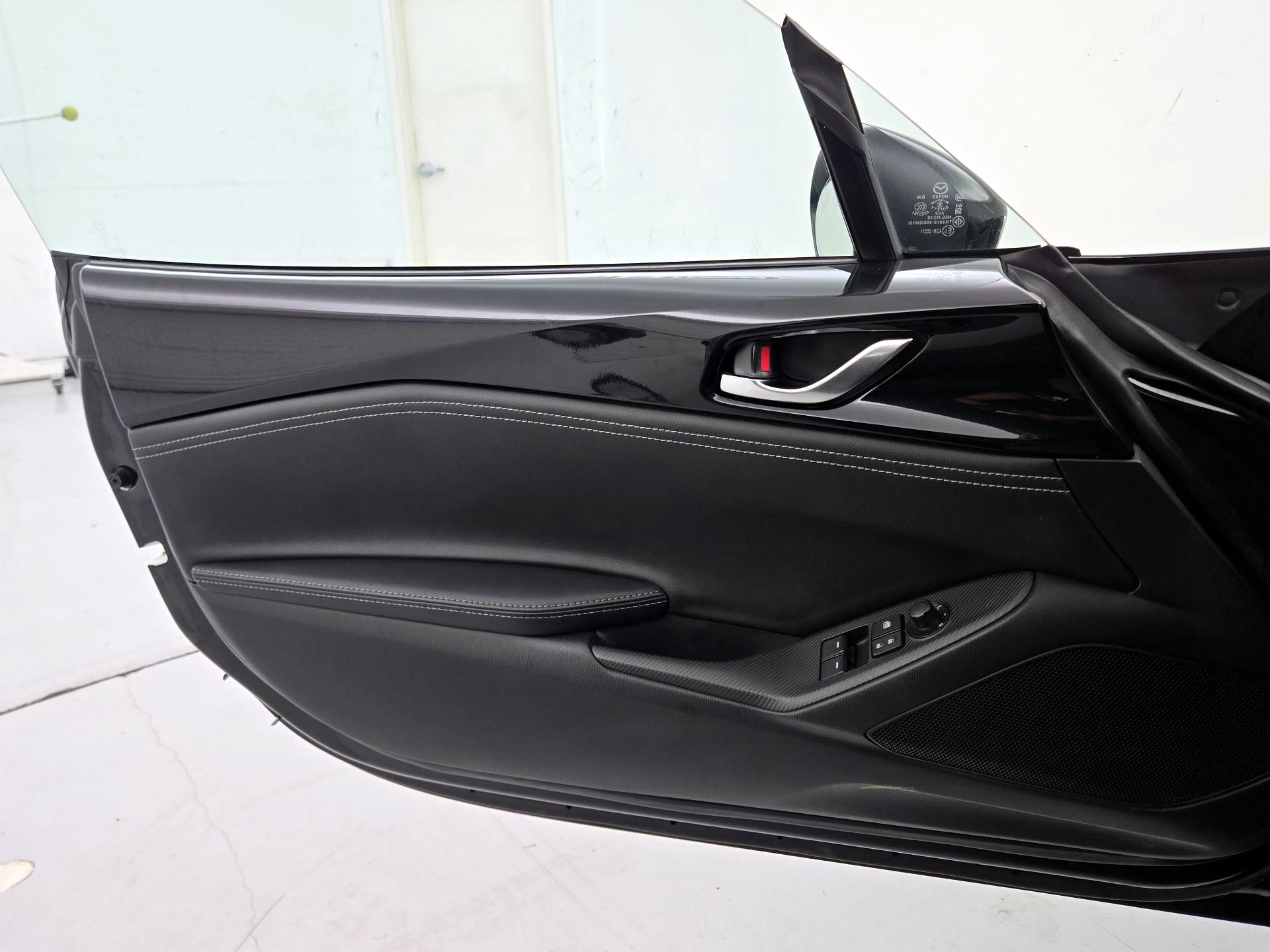 Thumbnail: 2022 Mazda MX-5 Miata - 12