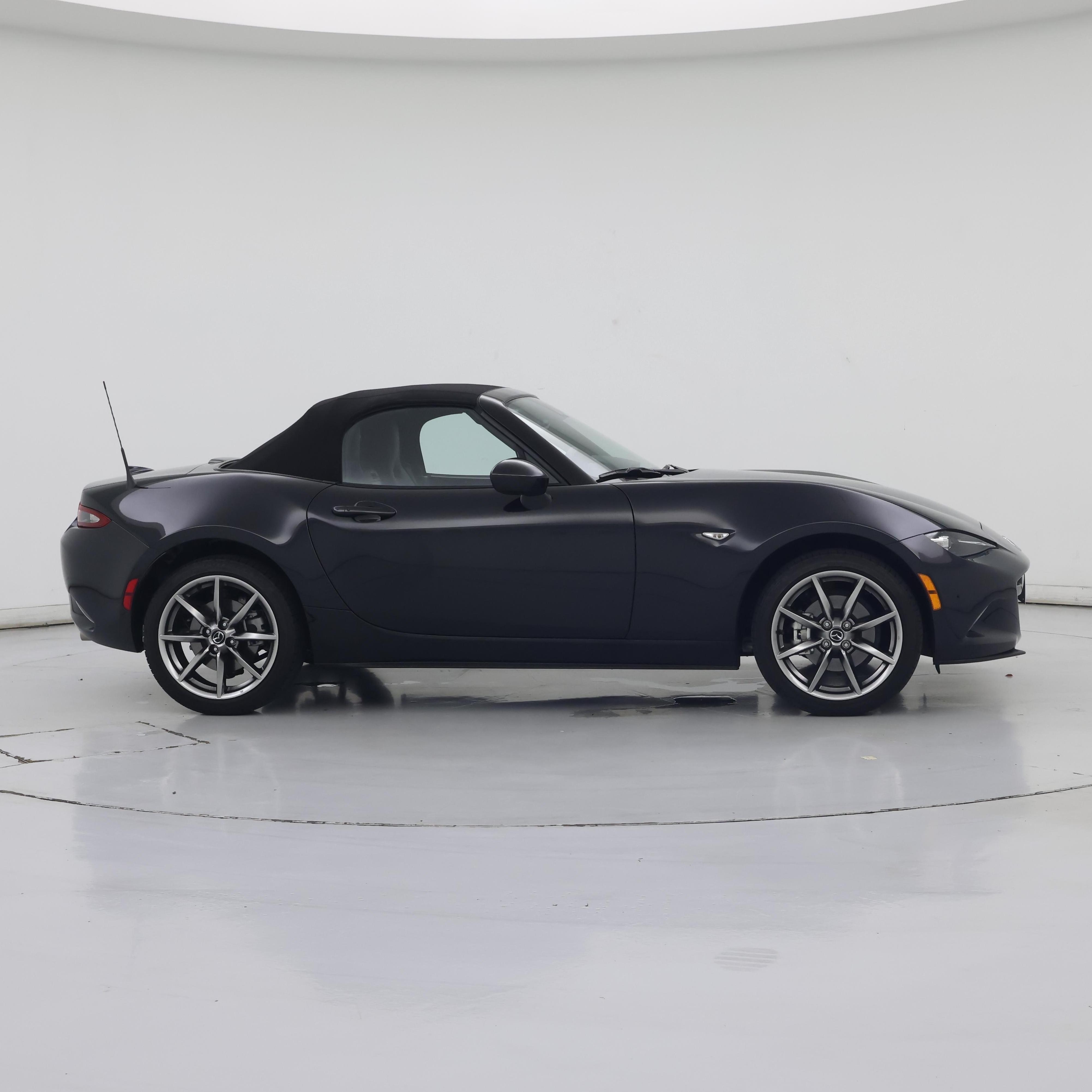 Thumbnail: 2022 Mazda MX-5 Miata - 7