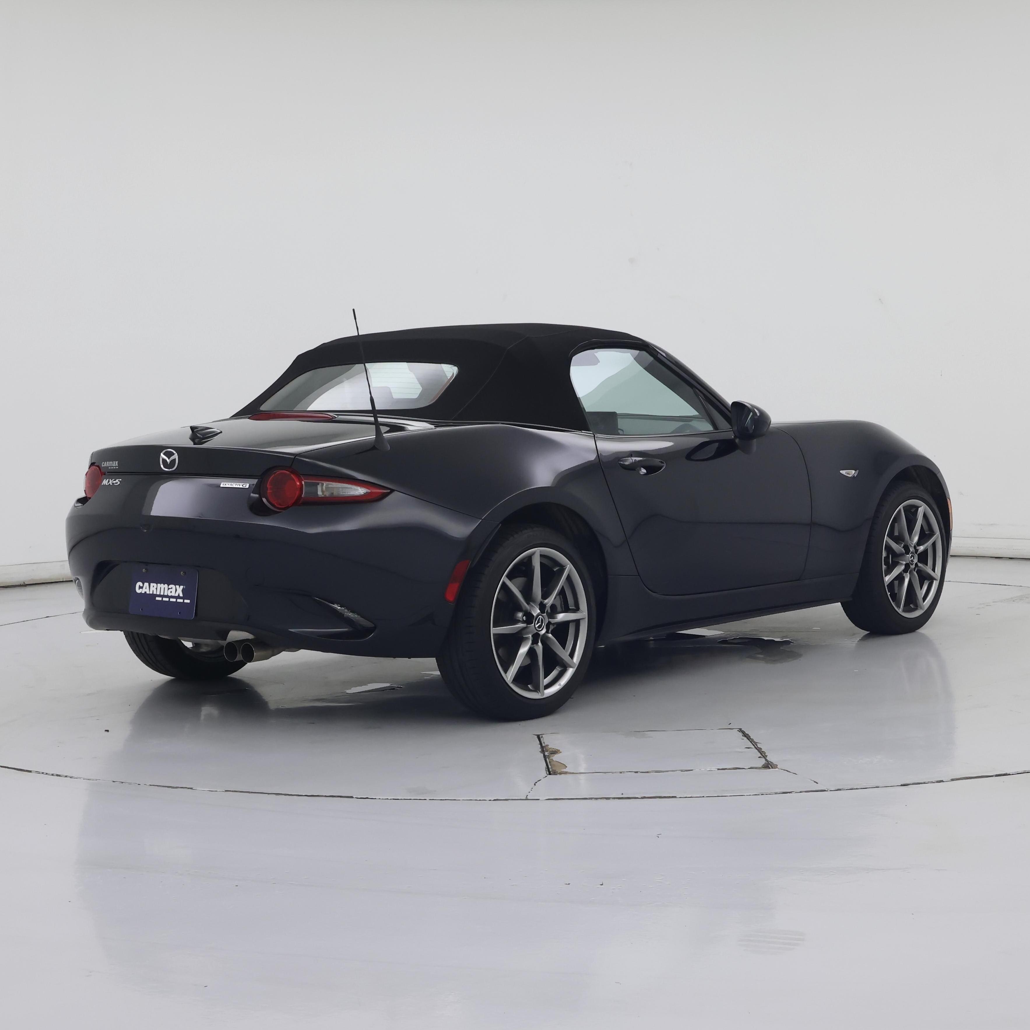 Thumbnail: 2022 Mazda MX-5 Miata - 8