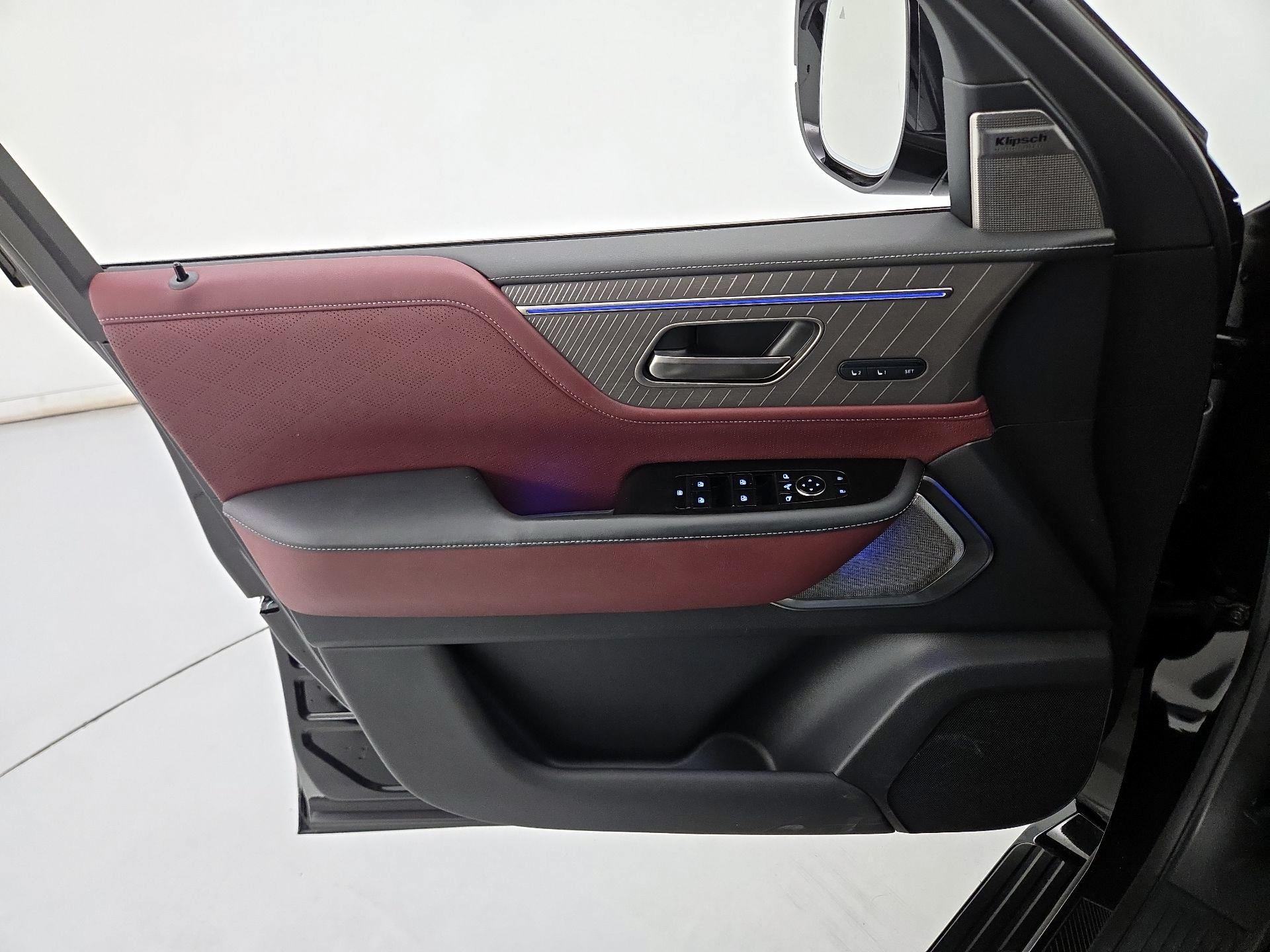 Thumbnail: 2025 INFINITI QX80 - 12