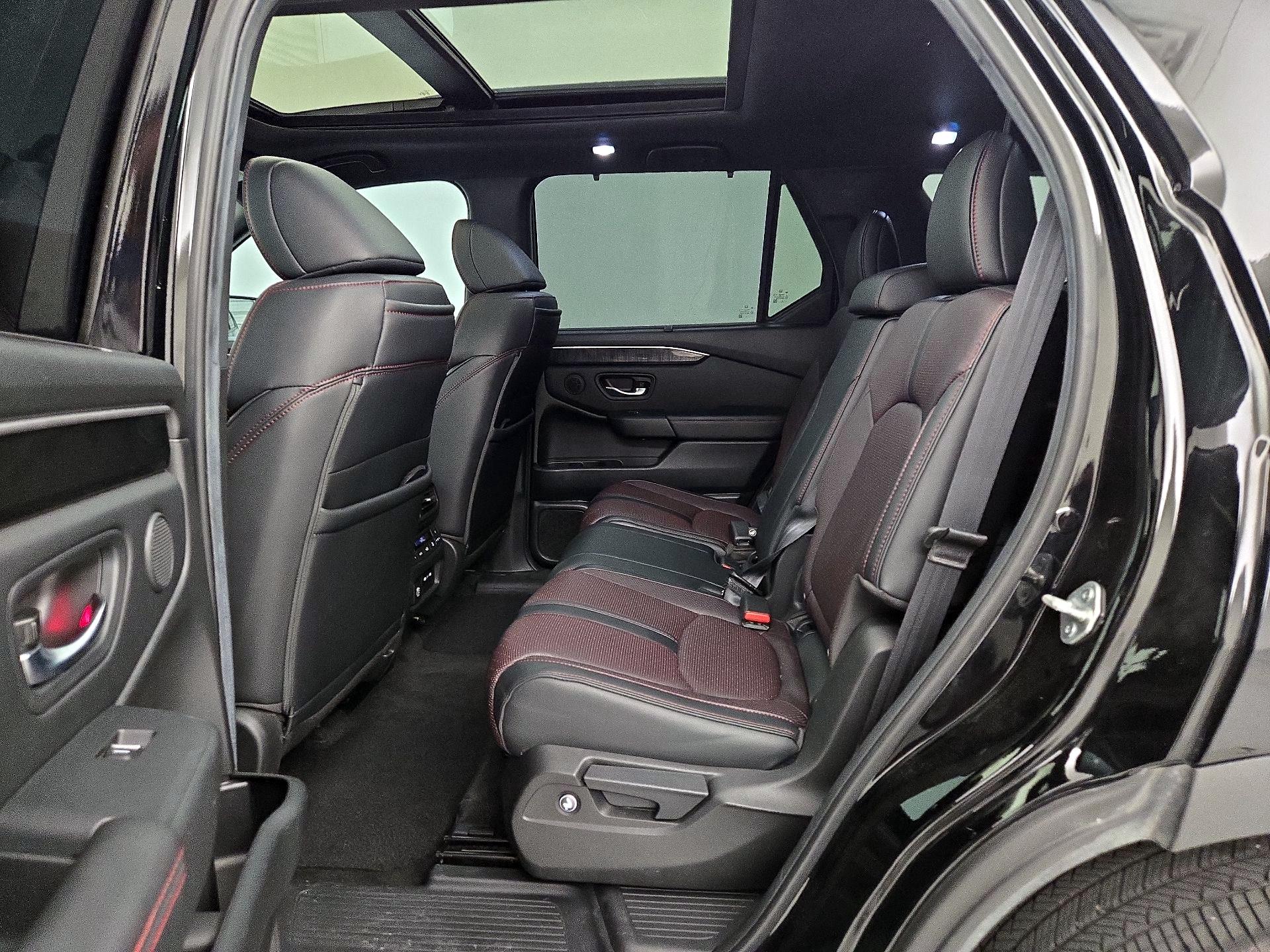 Thumbnail: 2025 Honda Pilot - 20