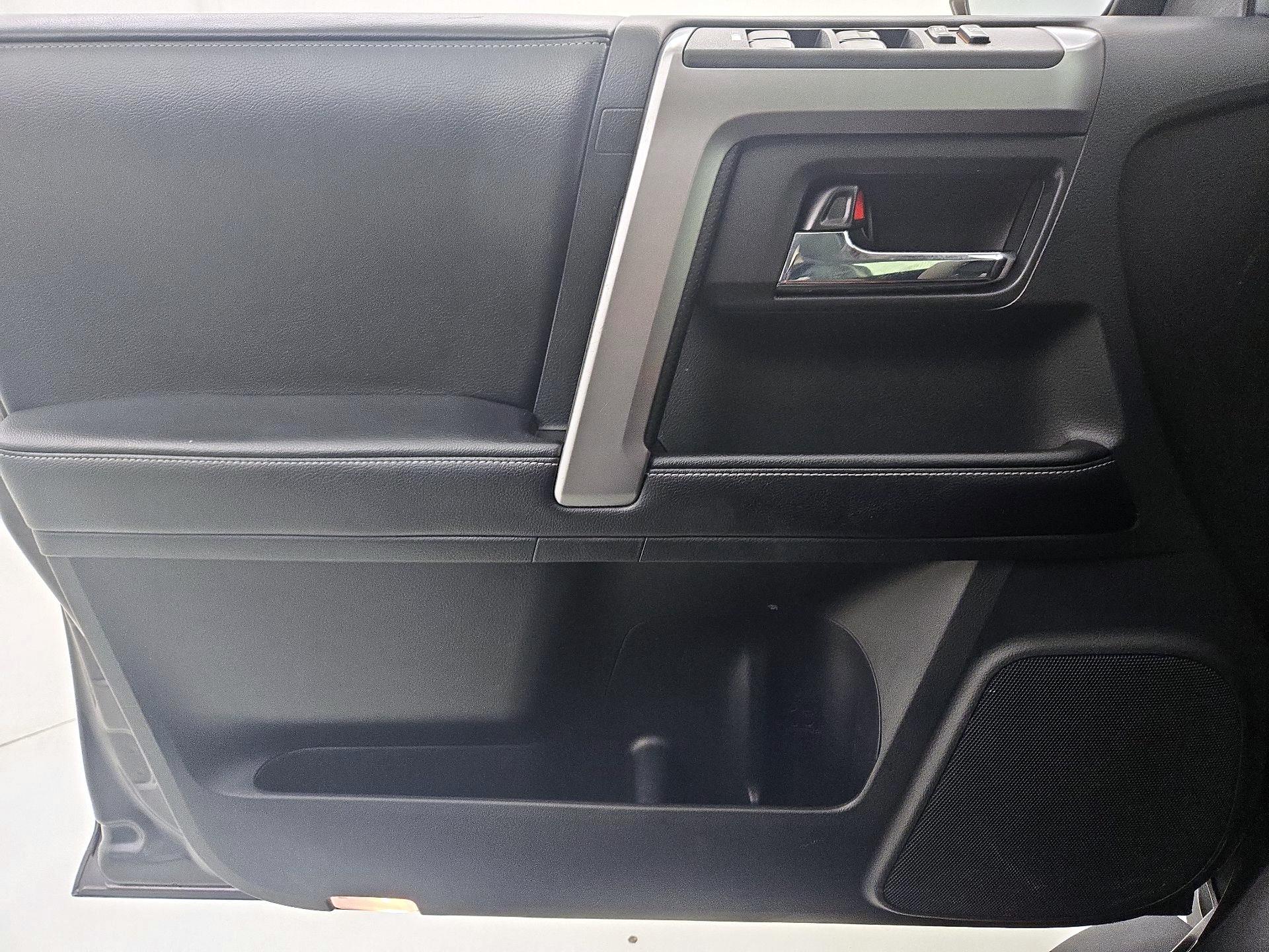 Thumbnail: 2016 Toyota 4Runner - 12