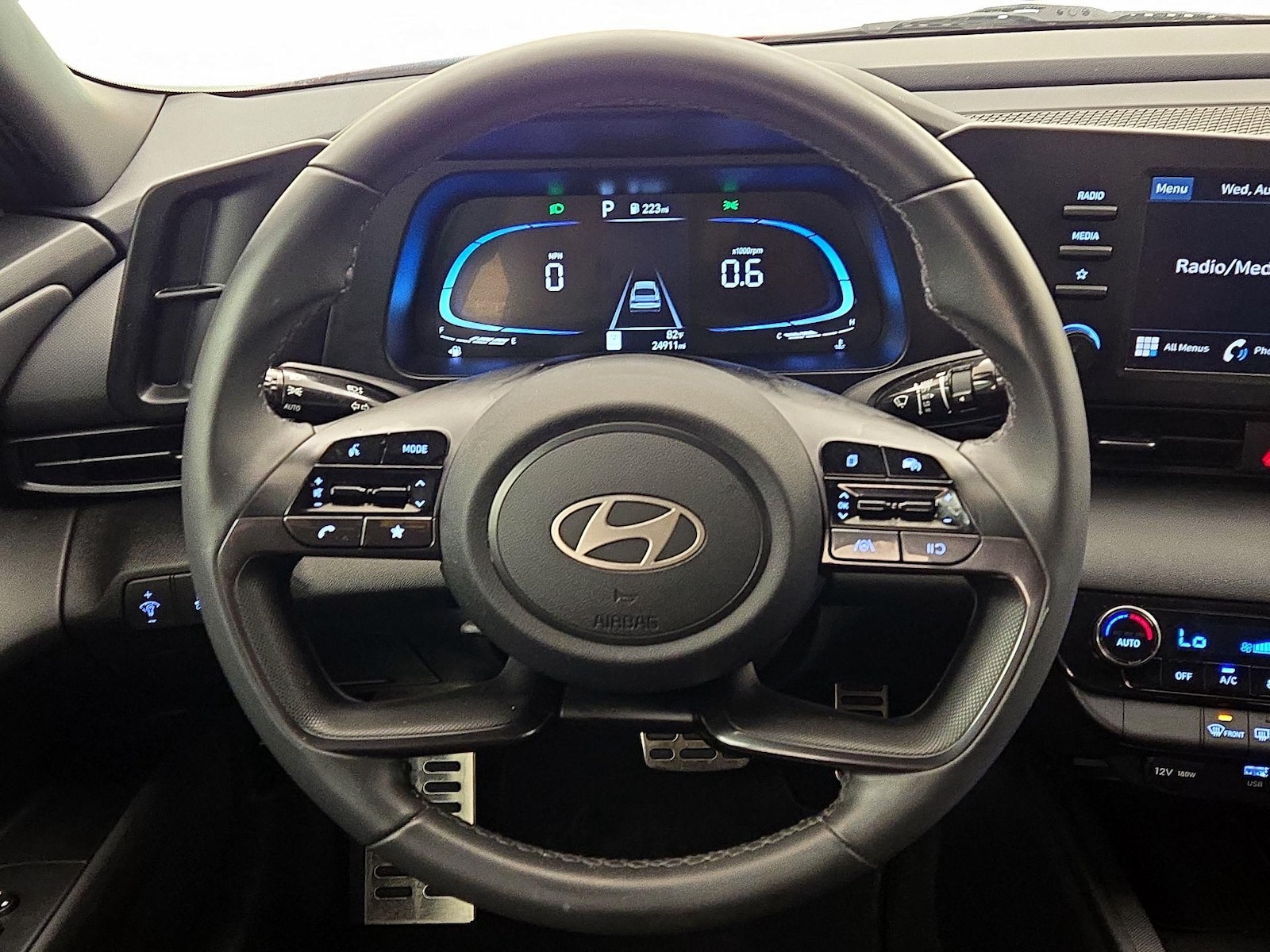 2025 Hyundai Elantra SEL - Photo 11