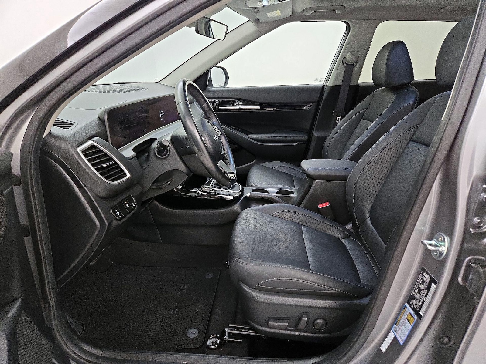 2025 Kia Seltos EX - Photo 12
