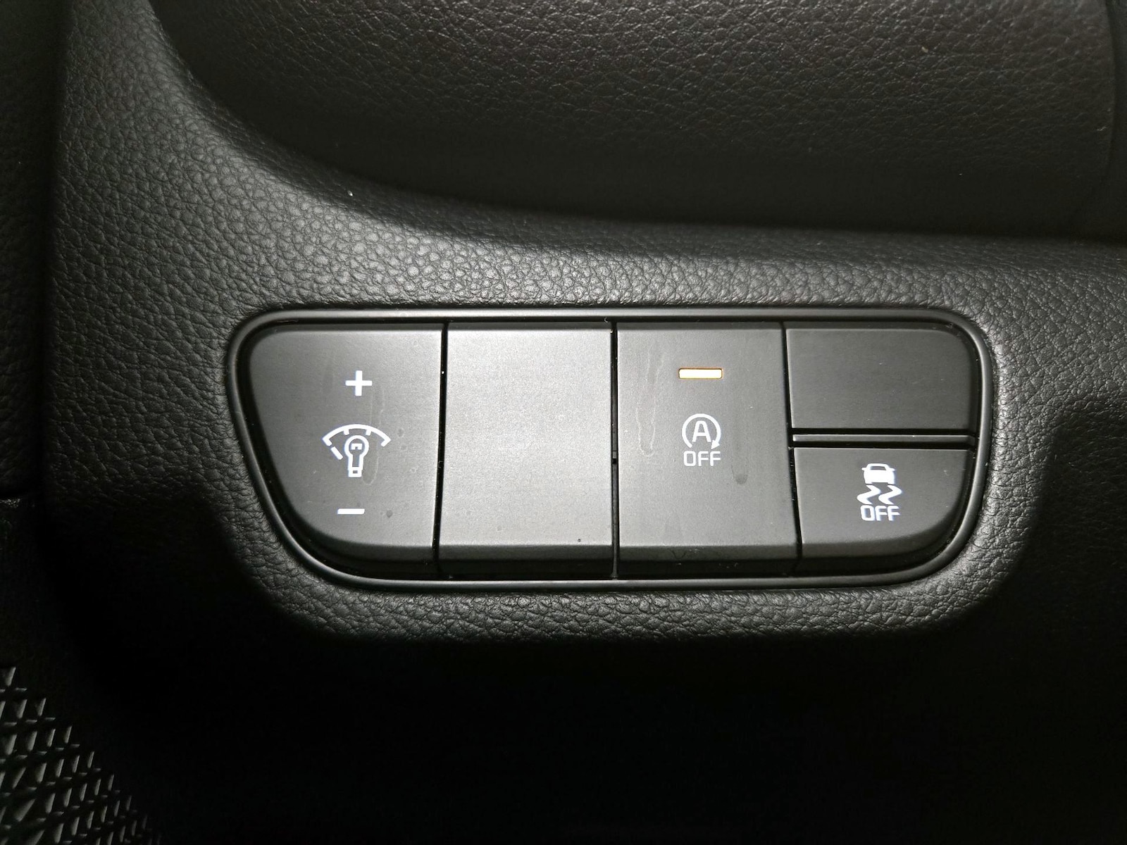 2025 Kia Seltos EX - Photo 14