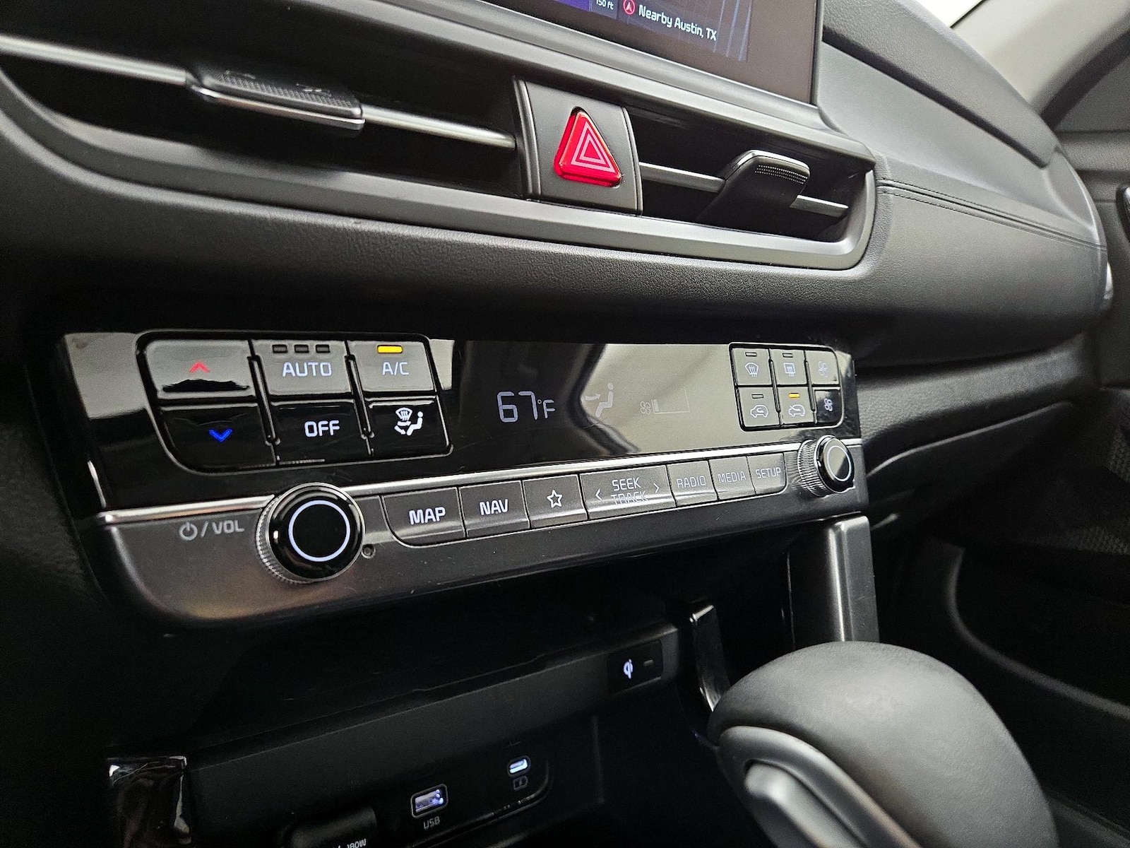 2025 Kia Seltos EX - Photo 18