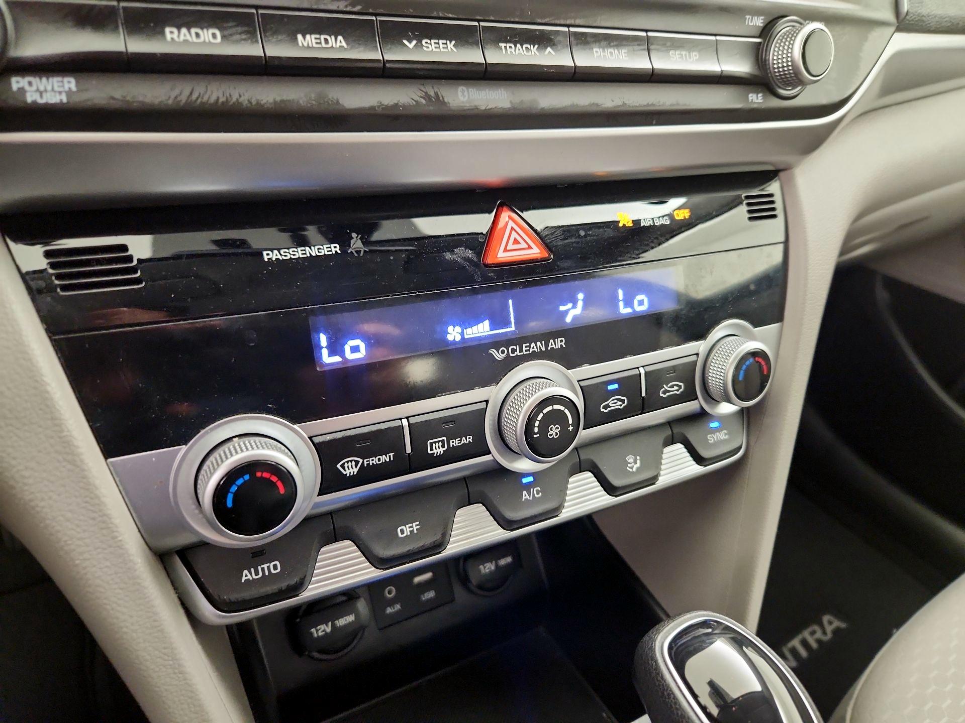 Thumbnail: 2020 Hyundai Elantra - 16