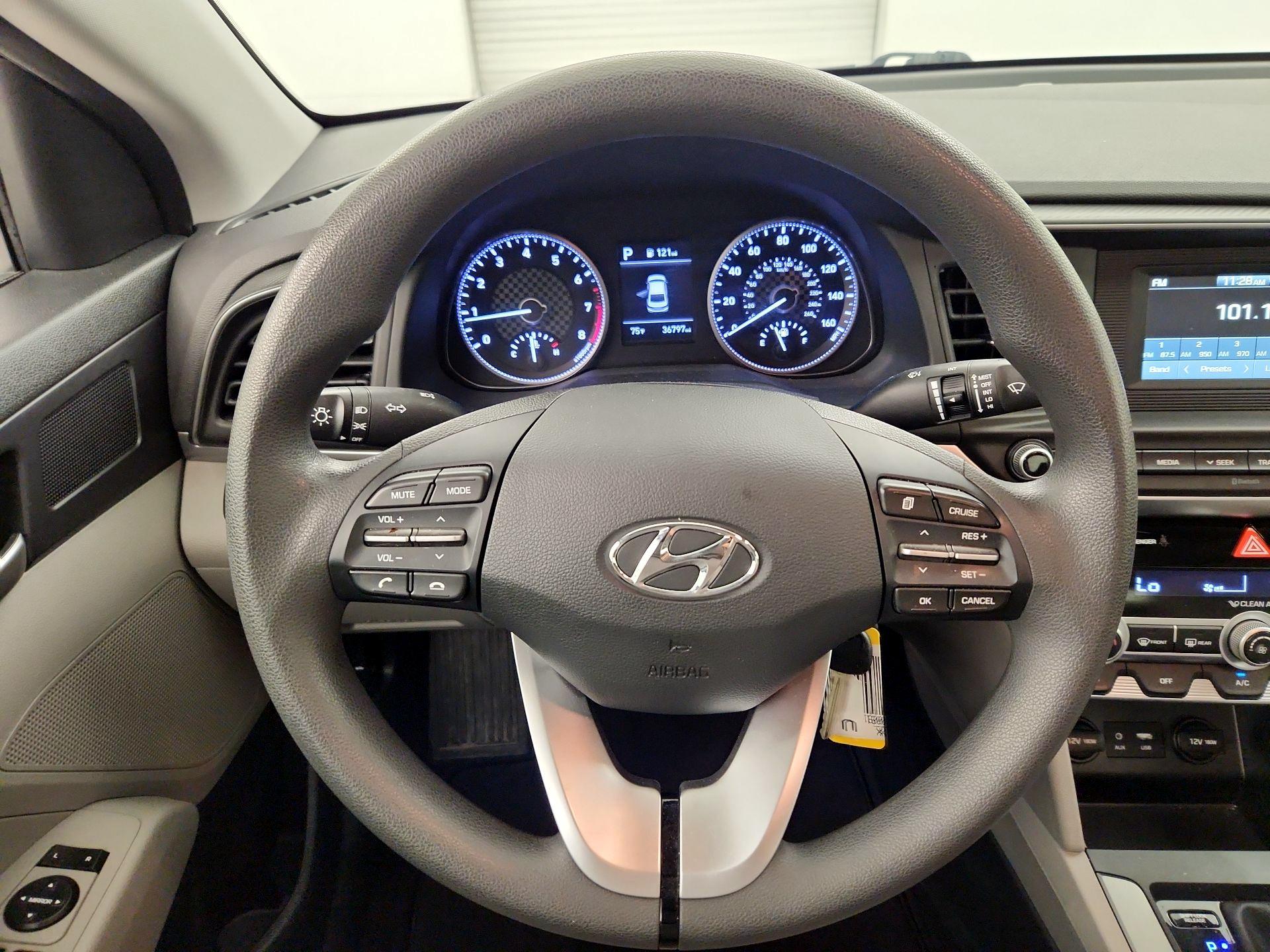 Thumbnail: 2020 Hyundai Elantra - 10
