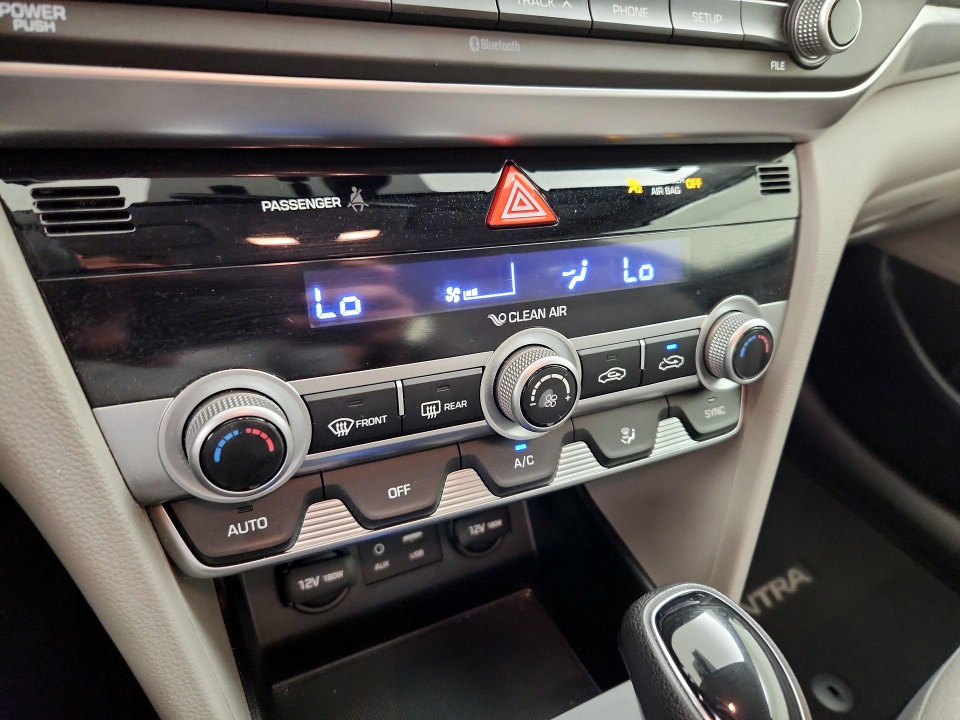 Thumbnail: 2020 Hyundai Elantra - 16