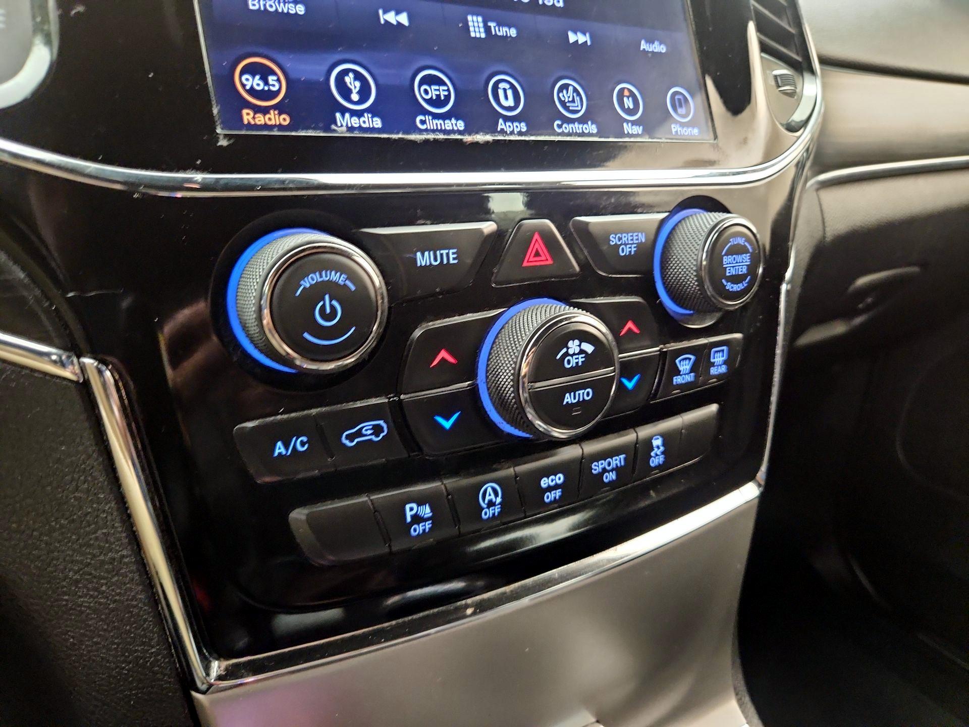 Thumbnail: 2019 Jeep Grand Cherokee - 17