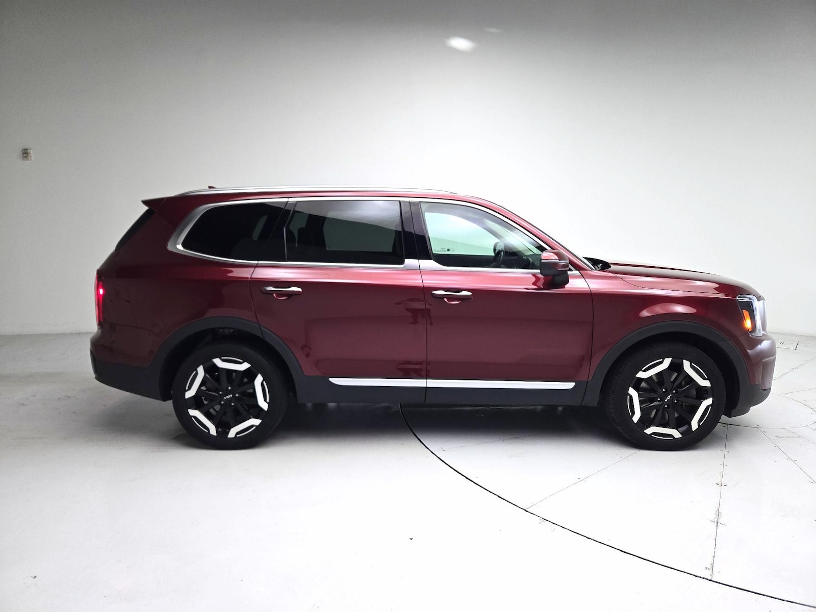 2023 Kia Telluride S - Photo 4
