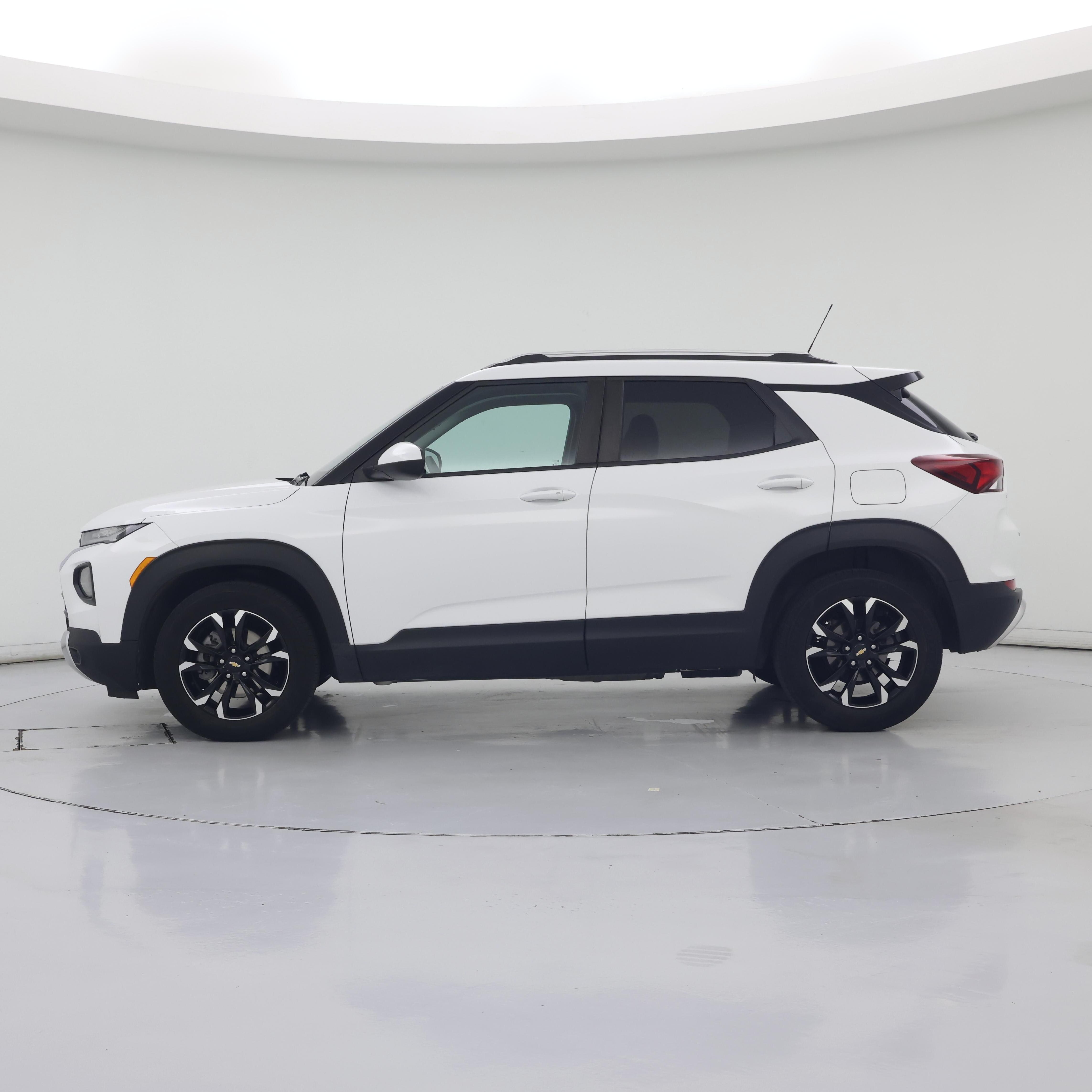 Thumbnail: 2022 Chevrolet TrailBlazer - 3