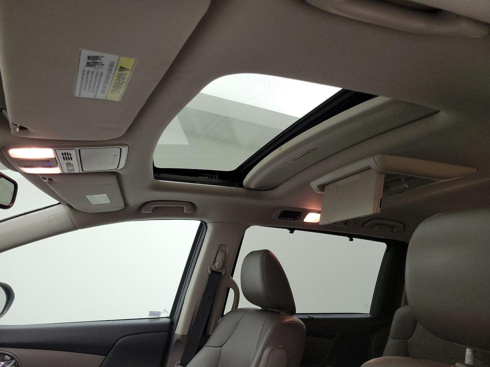 Sunroof(s) & Overhead Airbags