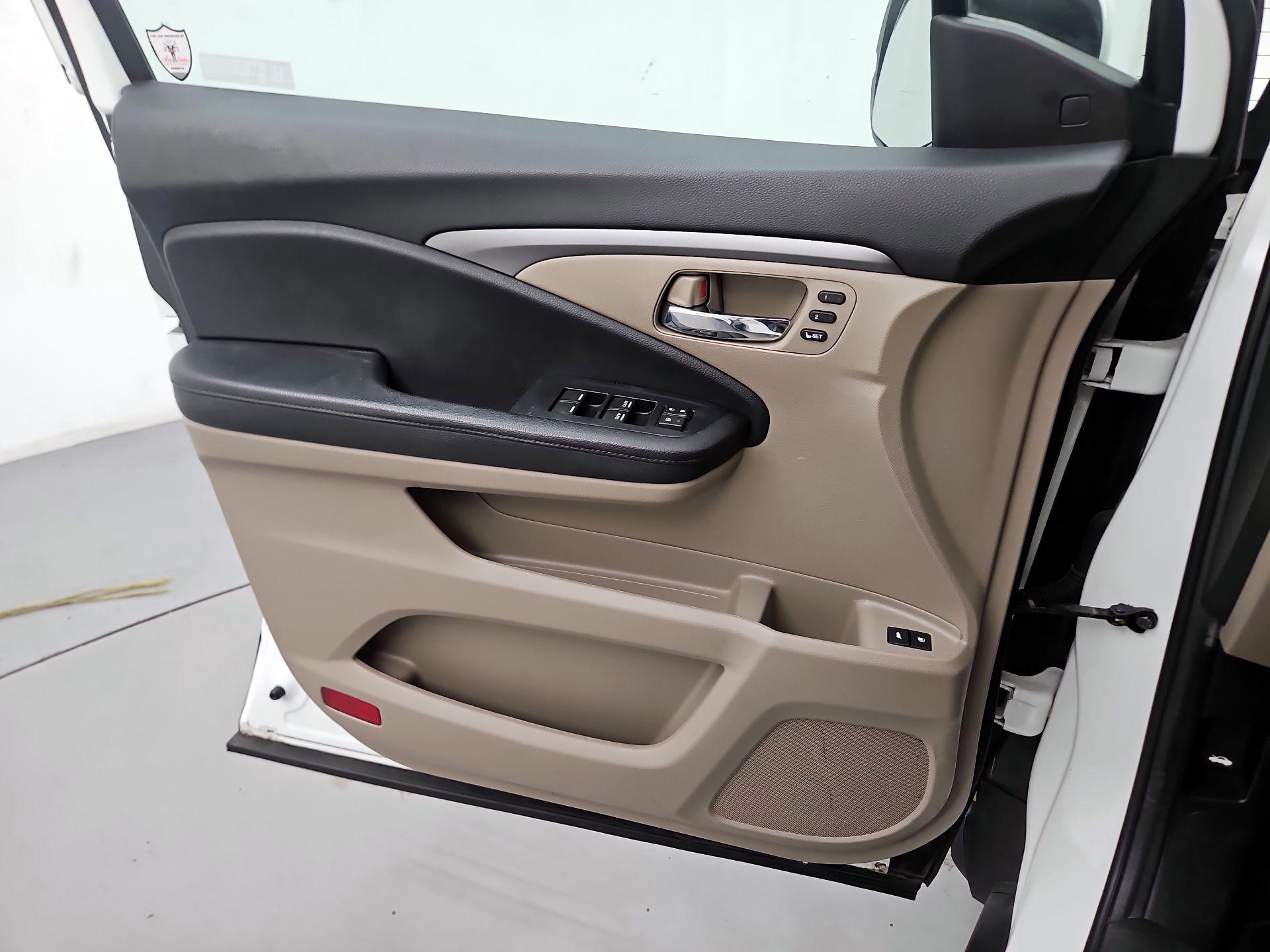 Thumbnail: 2021 Honda Pilot - 10