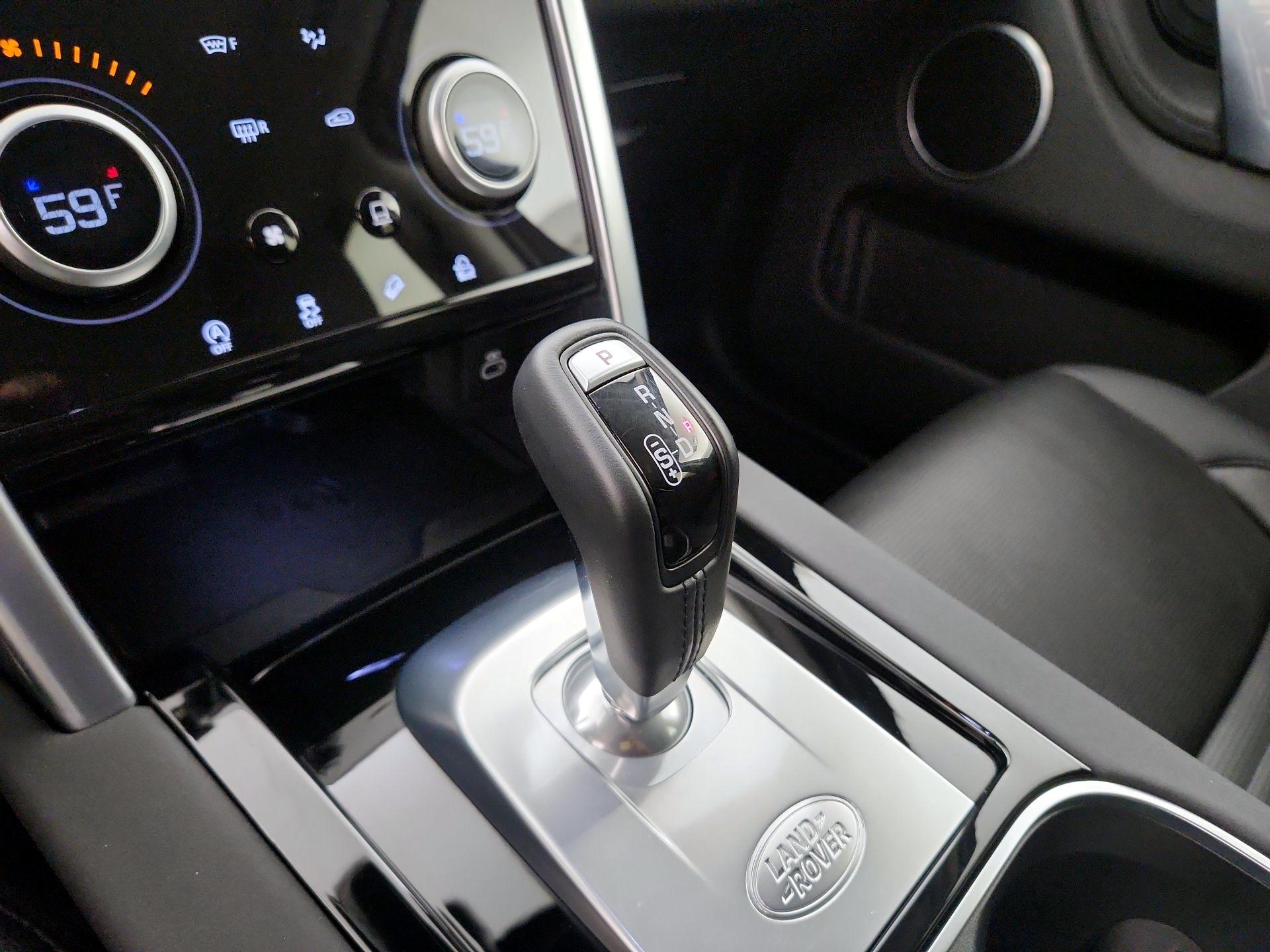 Thumbnail: 2023 Land Rover Discovery Sport - 18