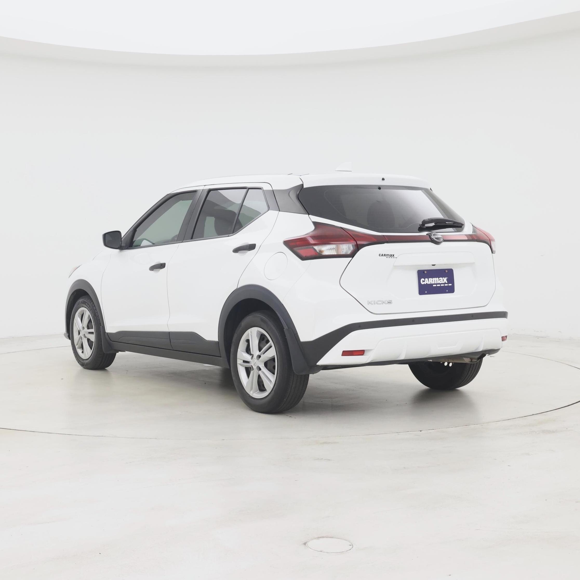 Thumbnail: 2023 Nissan Kicks - 2